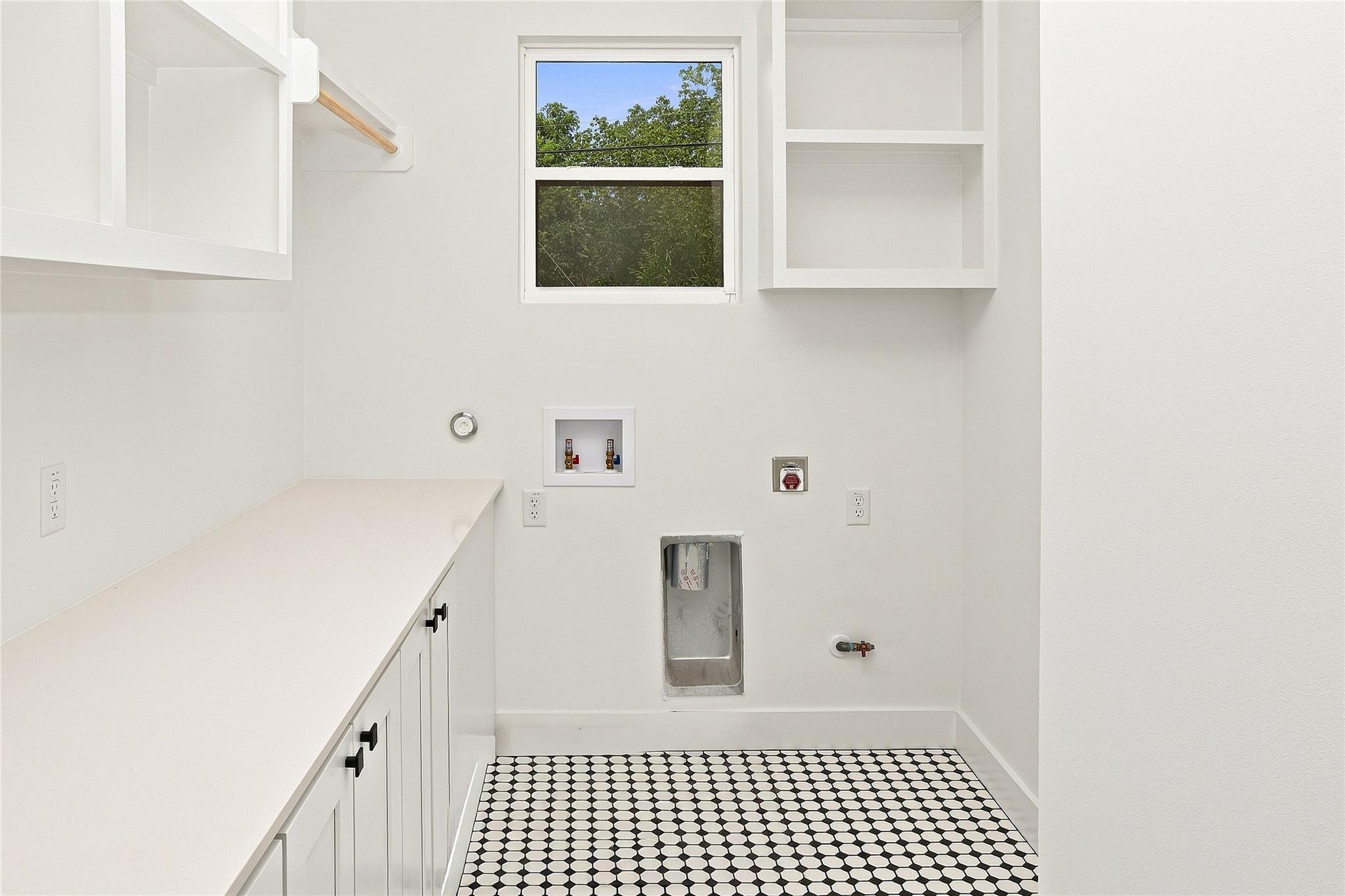 1500 Sylvan Glade None #a Property Photo 22