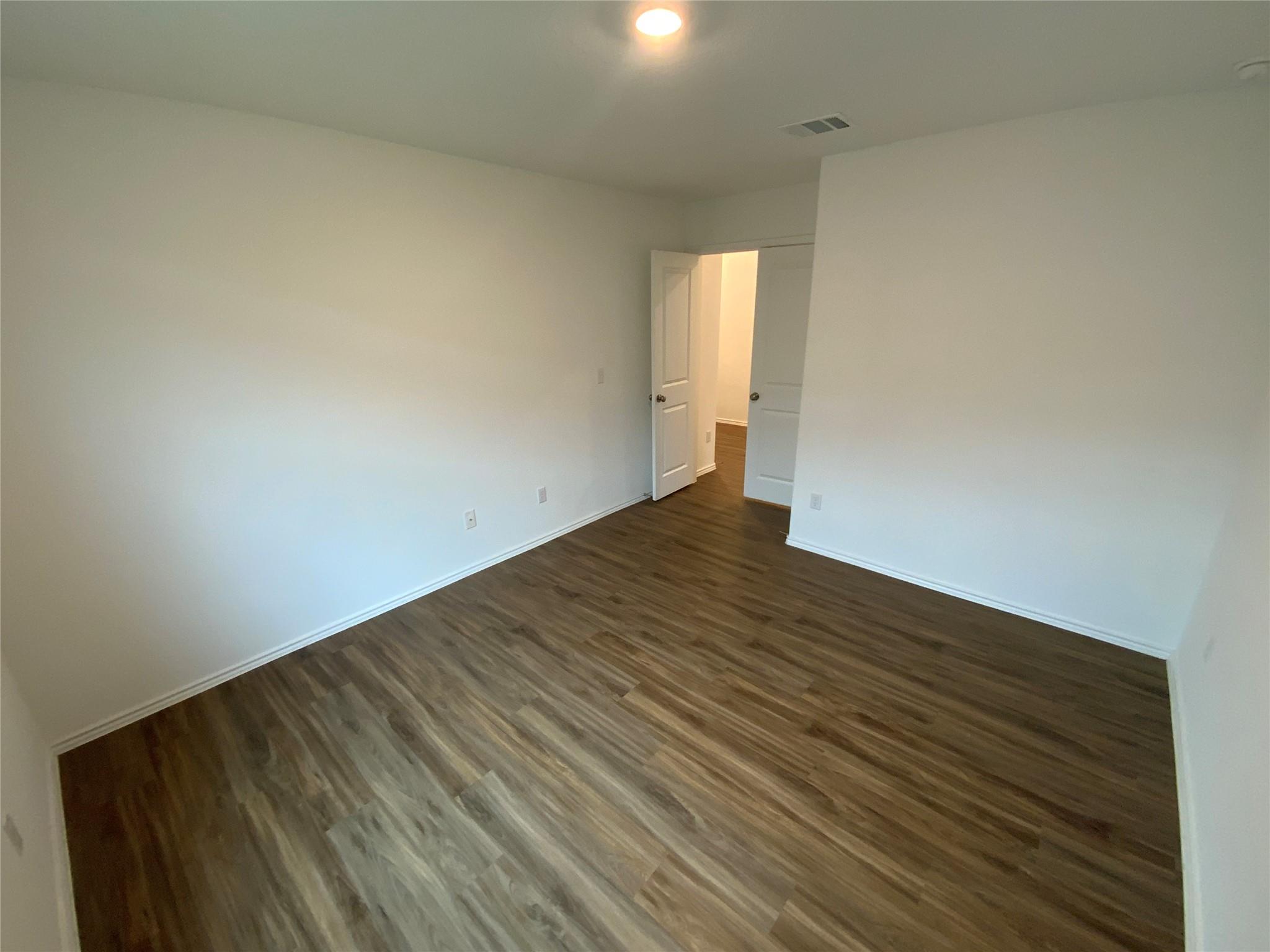 268 Madrid Property Photo 10