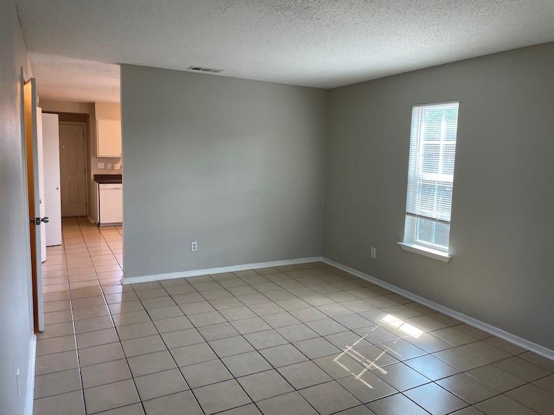 8401 Colony Loop Dr #d Property Photo 6