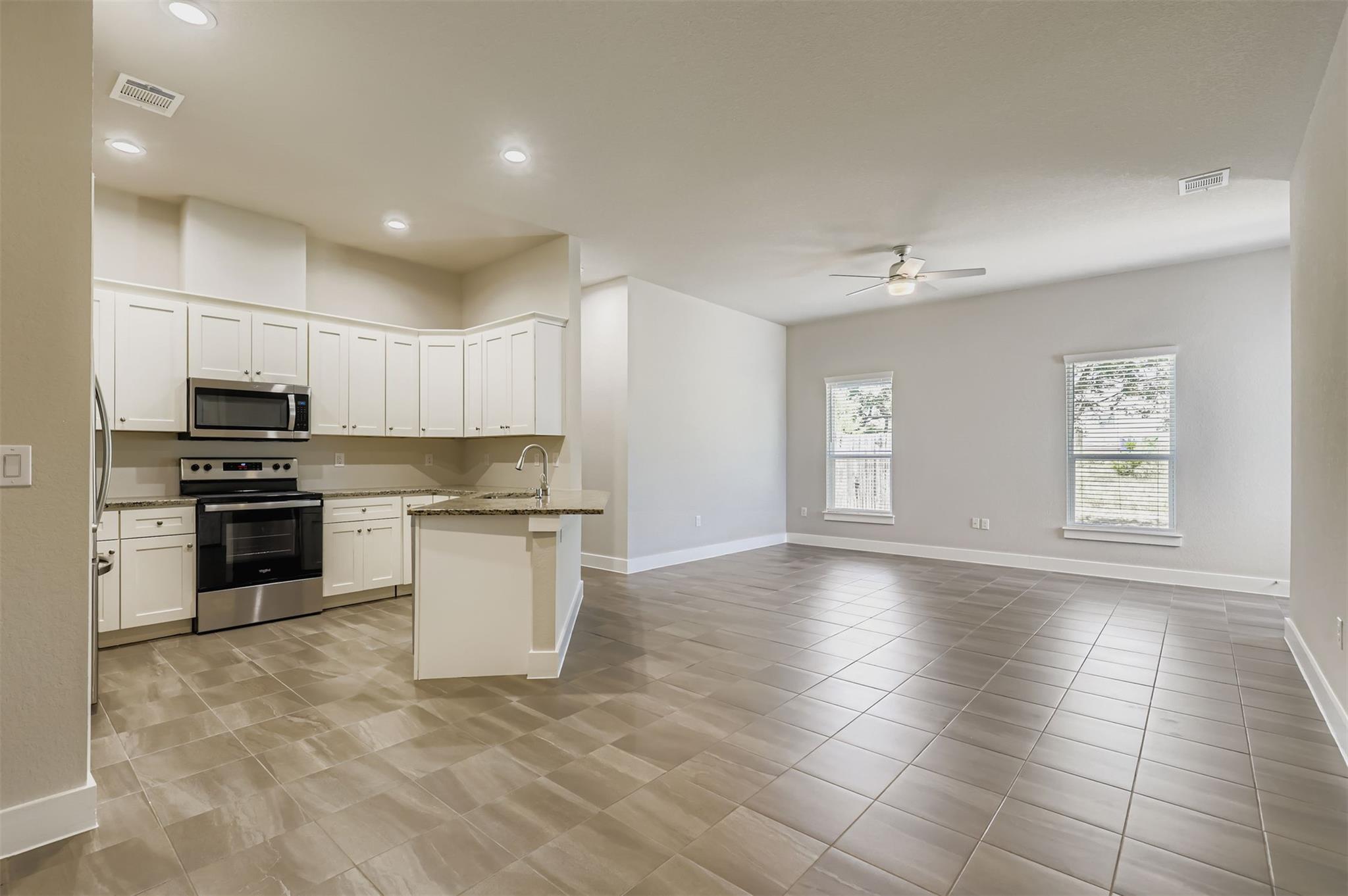 2500 American Dr #B Property Photo 1