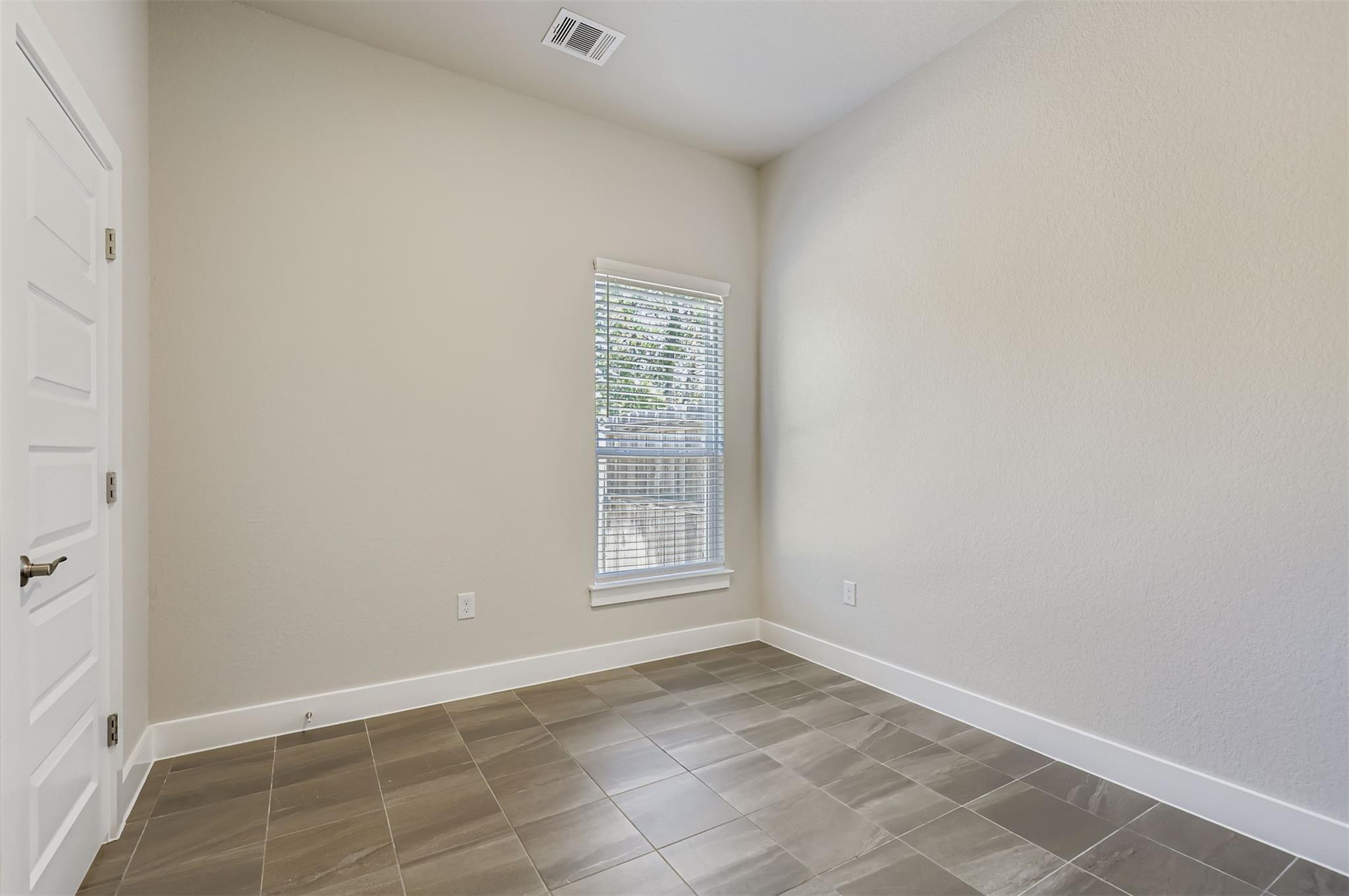 2500 American Dr #b Property Photo 10
