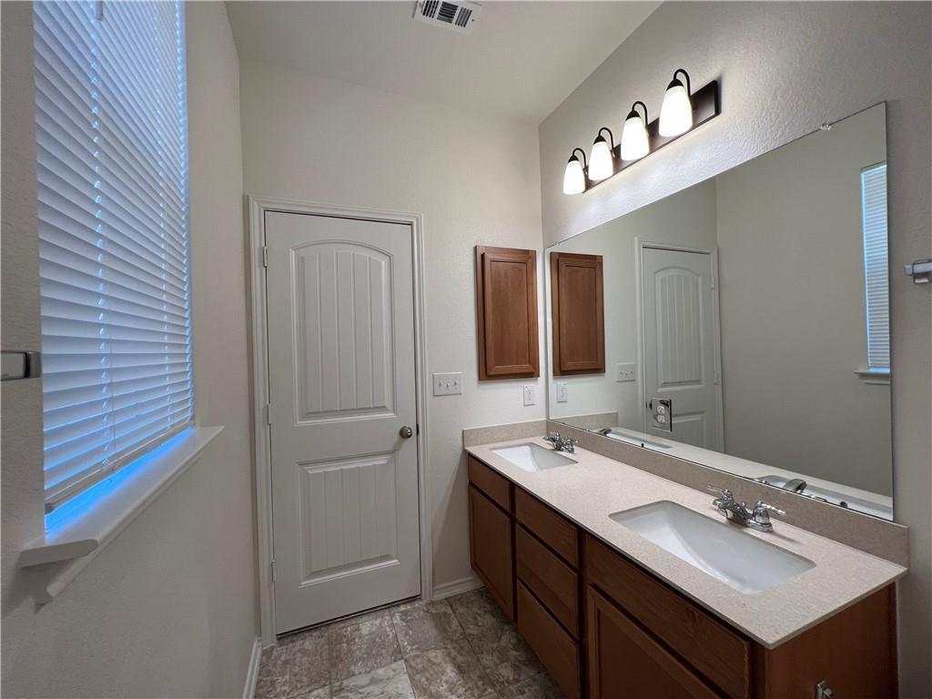6409 Wagon Spring St Property Photo 9