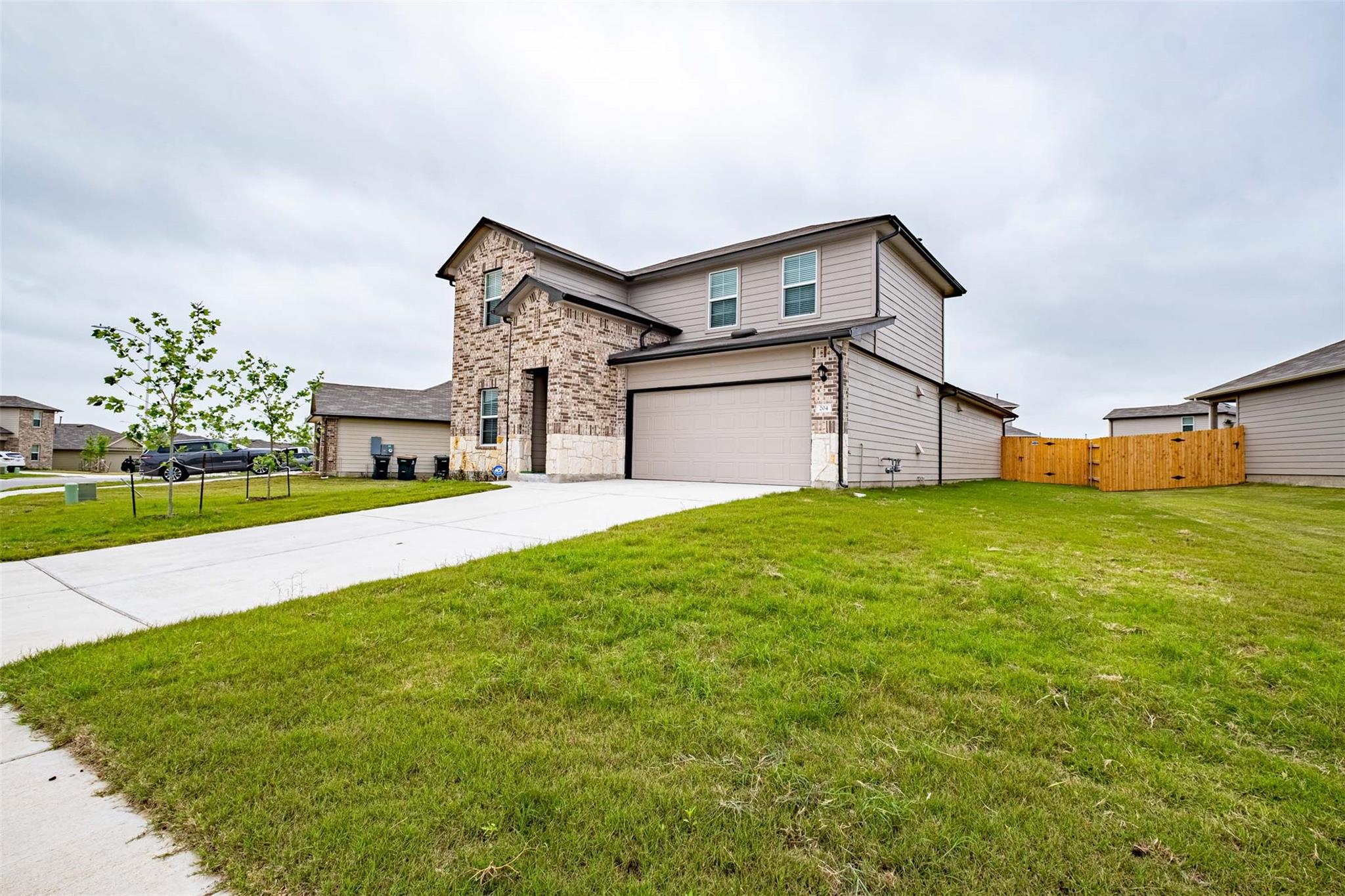204 Lily Pond Trl Property Photo 2