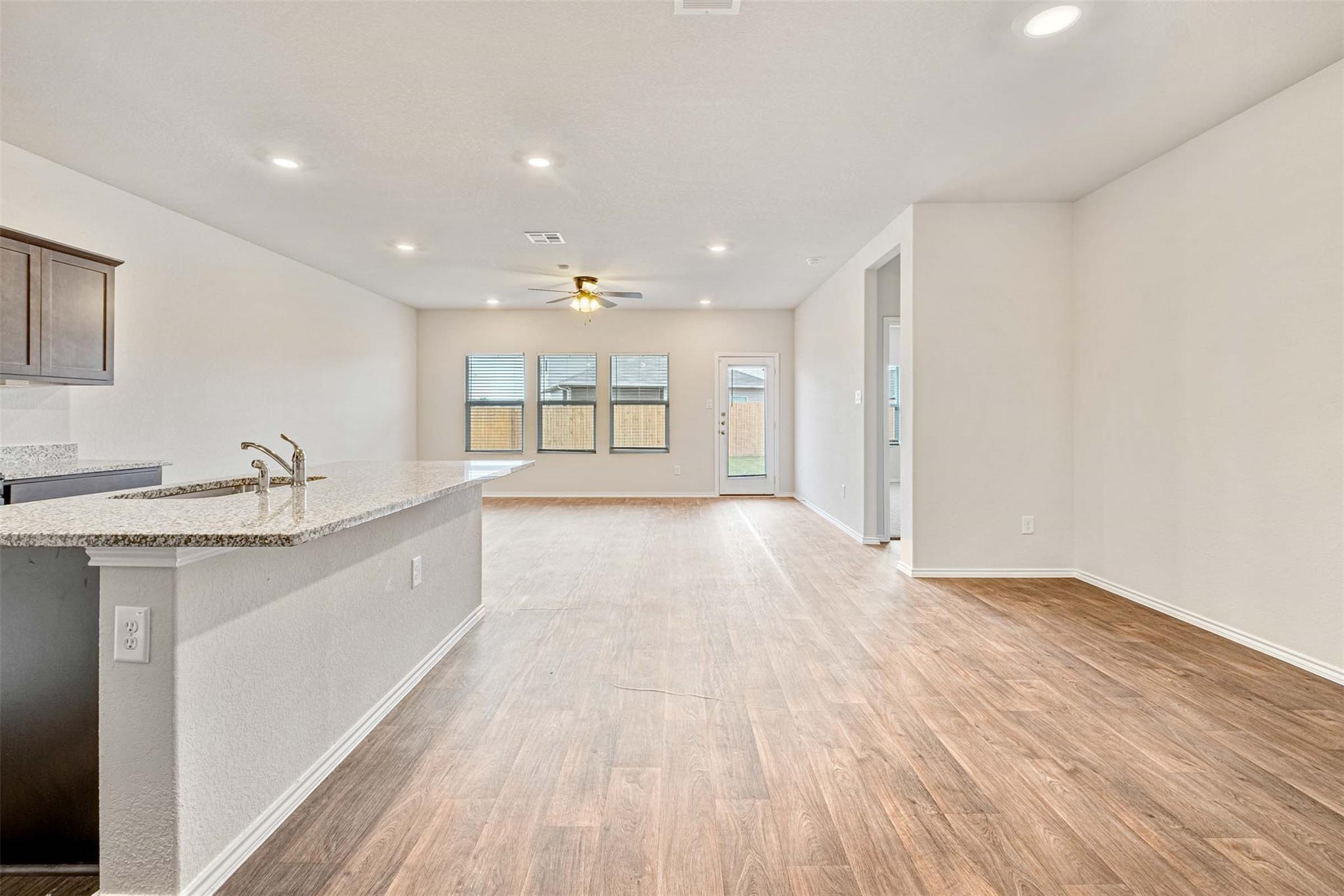204 Lily Pond Trl Property Photo 9