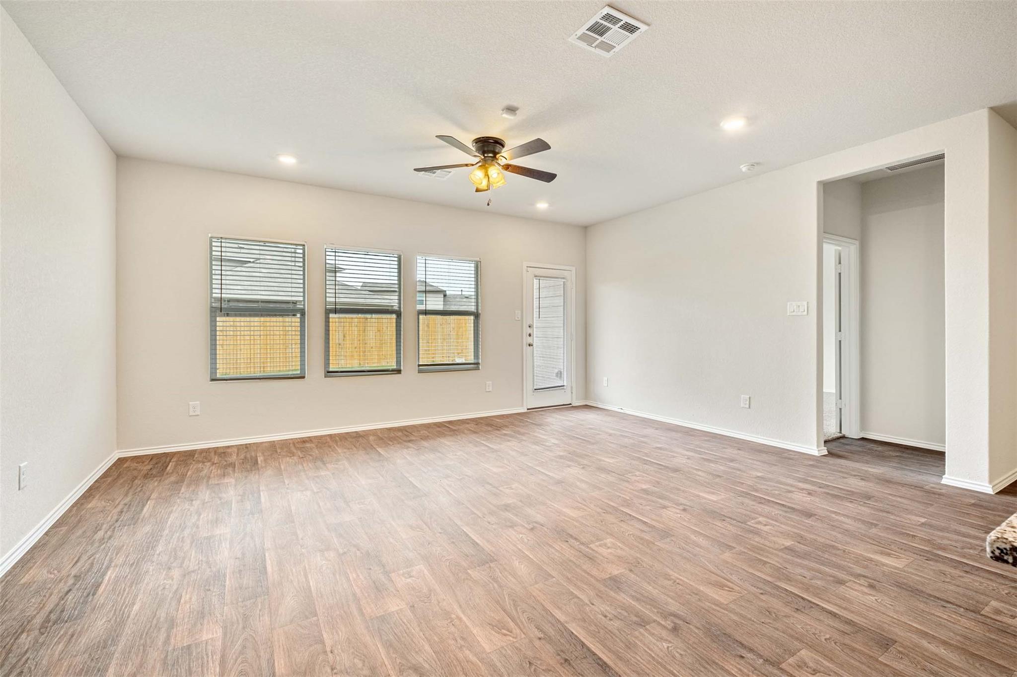 204 Lily Pond Trl Property Photo 12