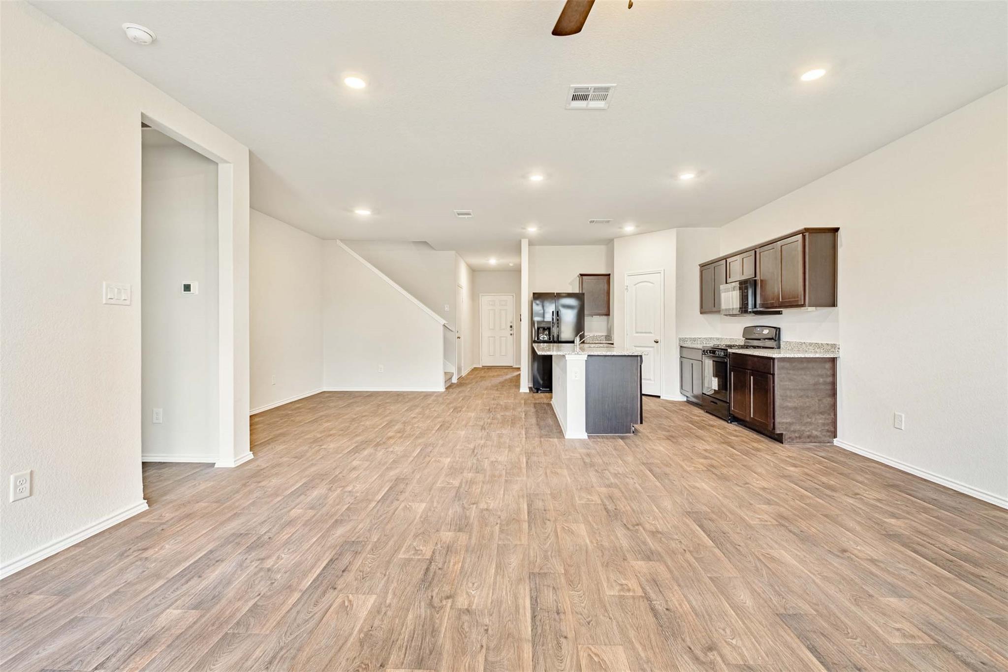204 Lily Pond Trl Property Photo 13