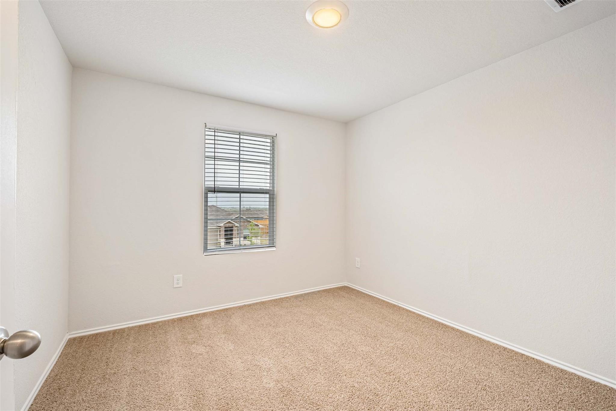 204 Lily Pond Trl Property Photo 23