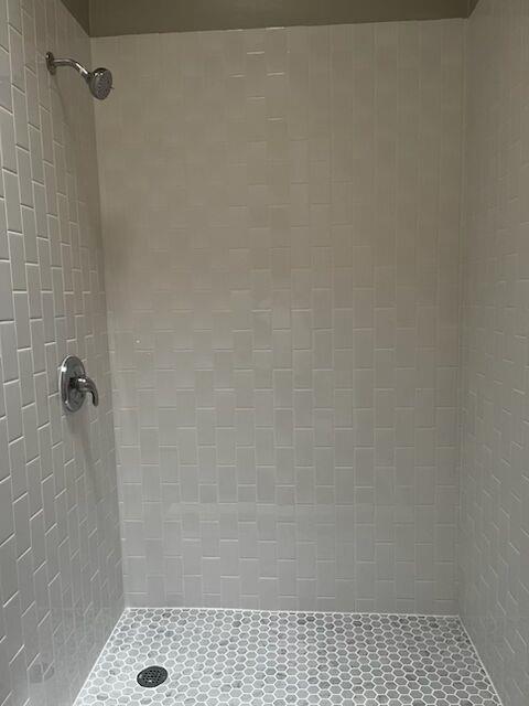 620 W 51 St St #201 Property Photo 5