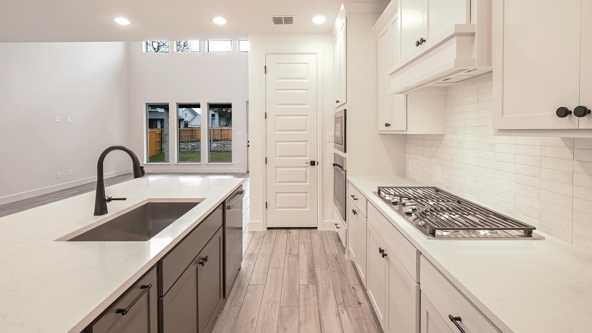 172 Basket Flower Loop Property Photo 18