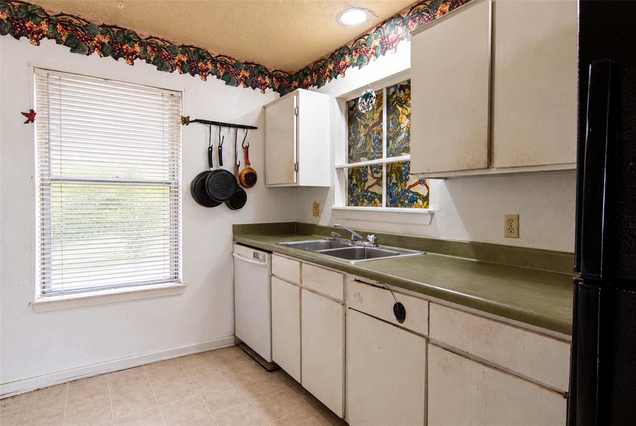 354 Alta Vista Dr Property Photo 6