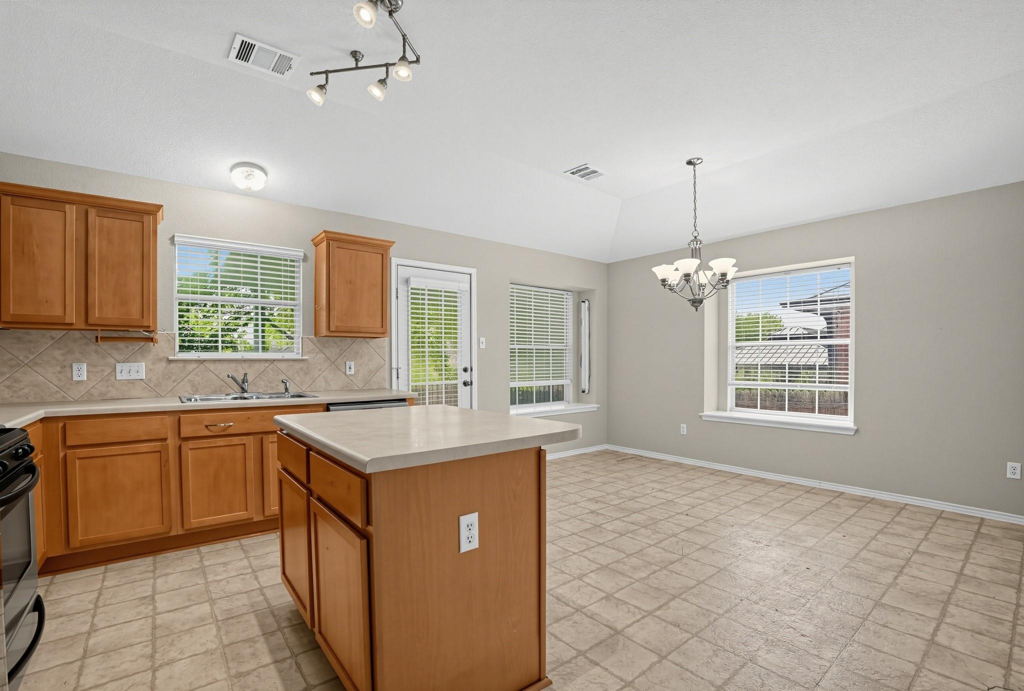 1417 Sweet Leaf Ln Property Photo 12