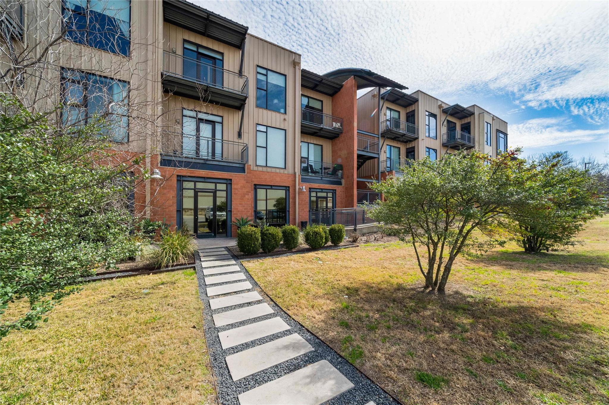 2525 S Lamar Blvd #304 Property Photo 1