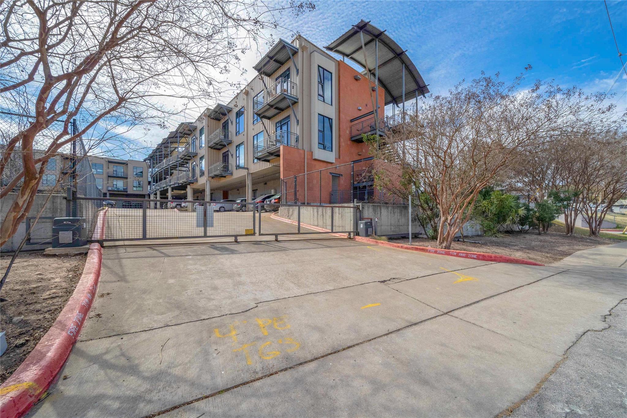 2525 S Lamar Blvd #304 Property Photo 27