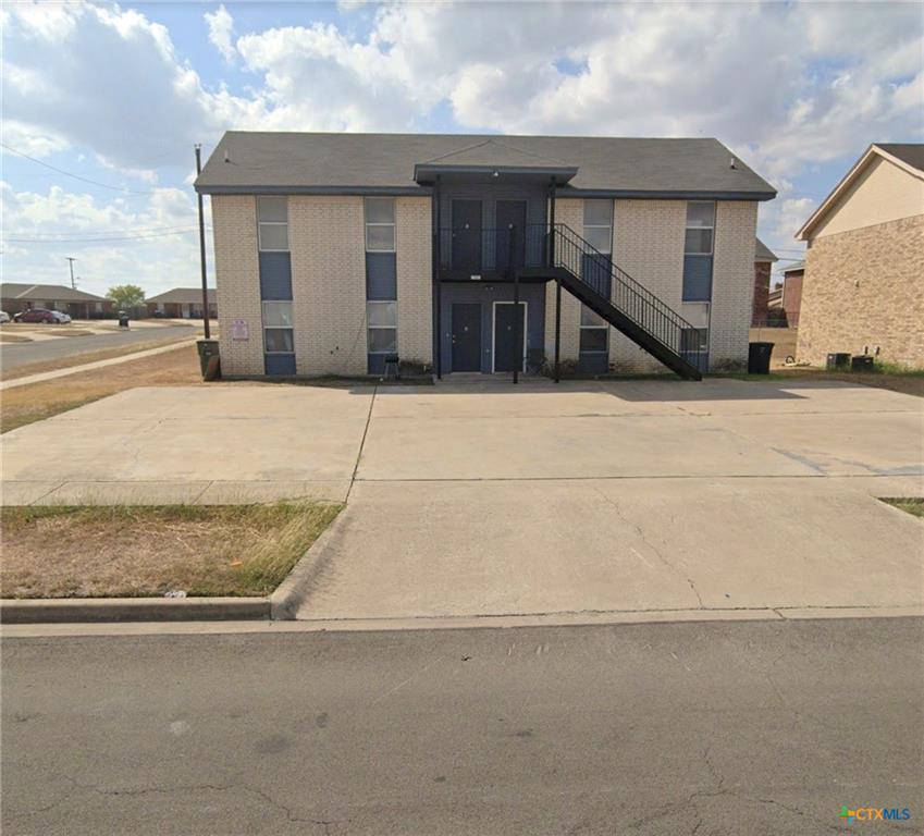 1501 Benttree Dr Property Photo 1