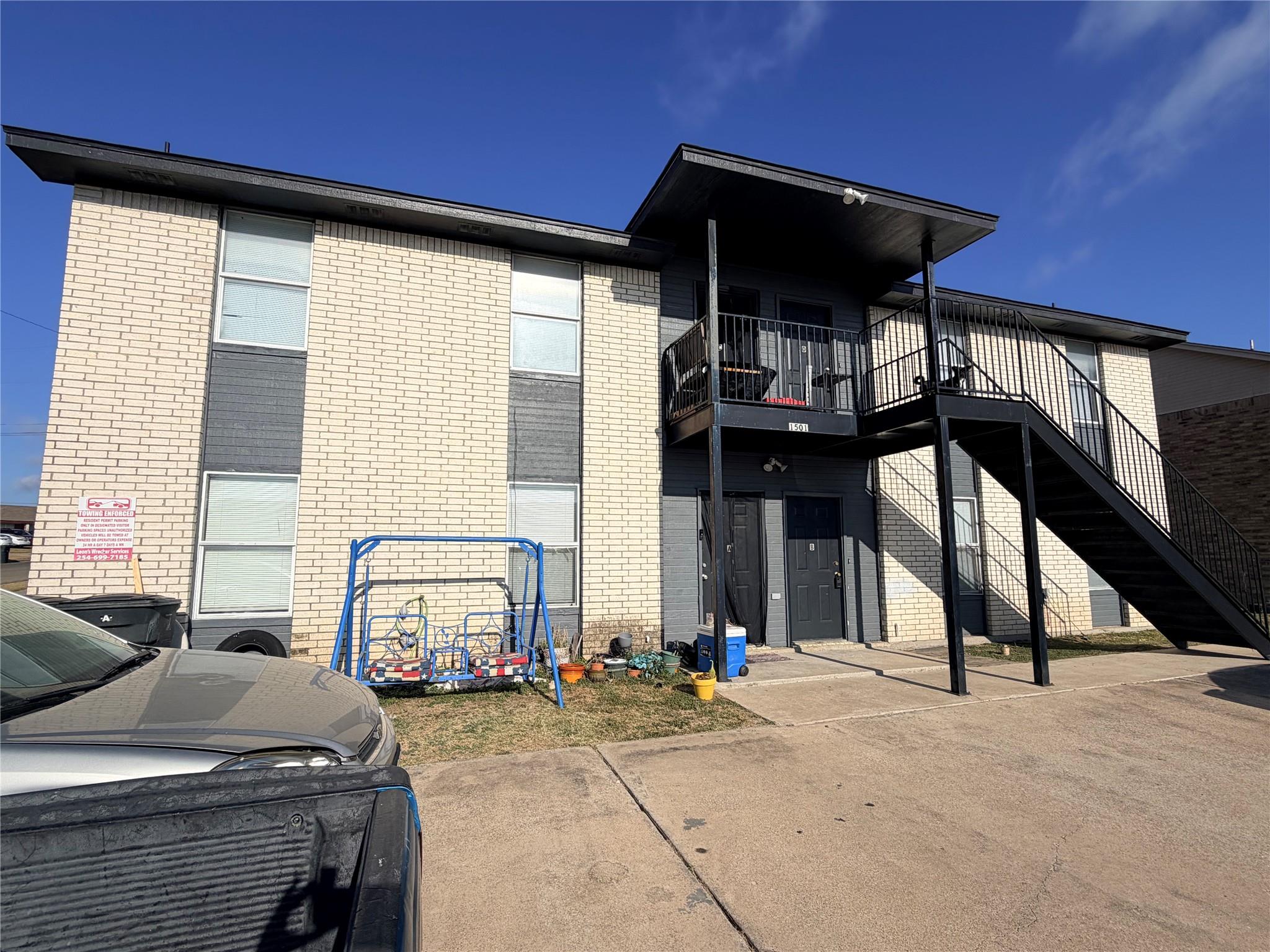 1501 Benttree Dr Property Photo 3