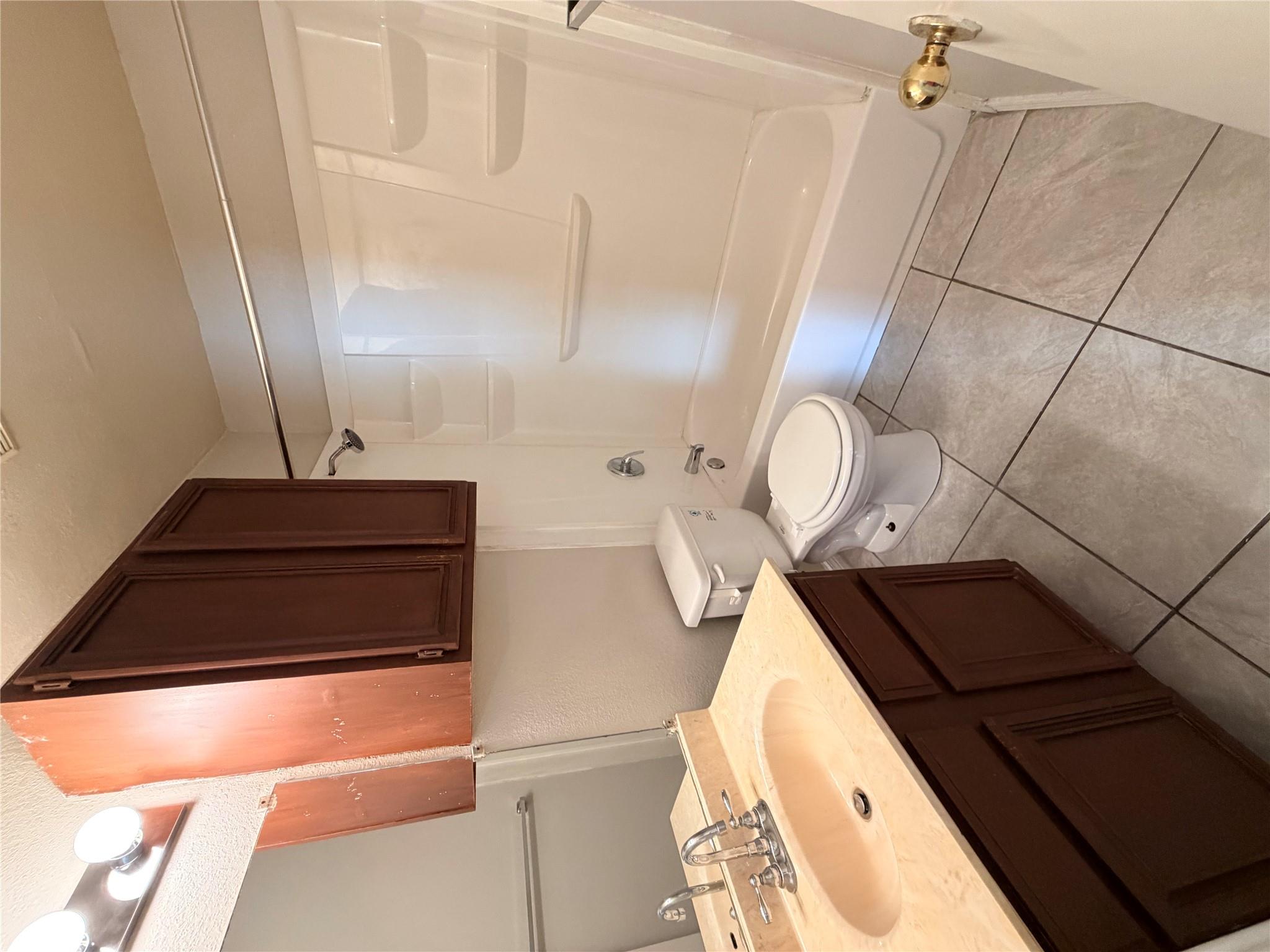 1501 Benttree Dr Property Photo 12
