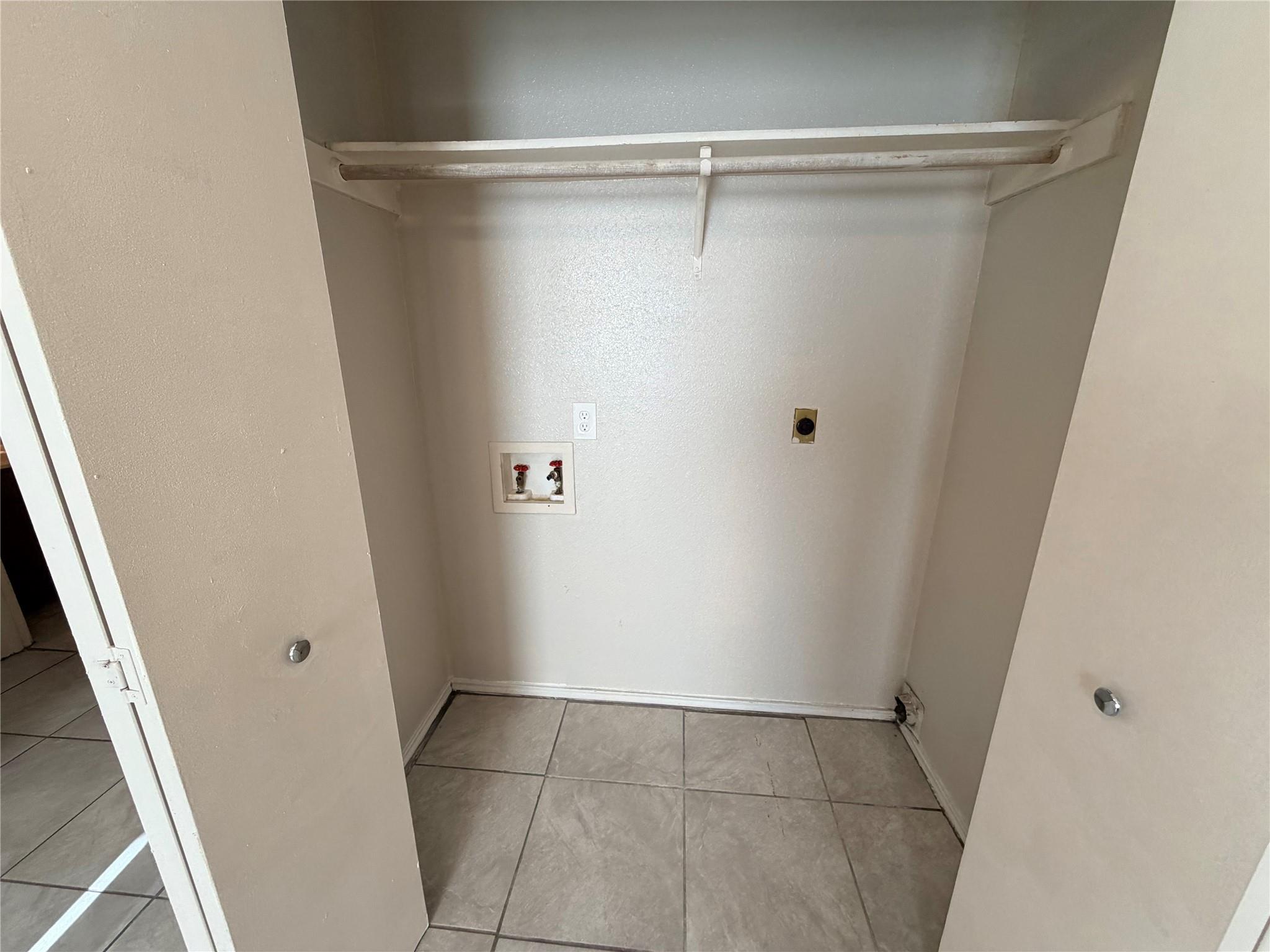 1501 Benttree Dr Property Photo 15