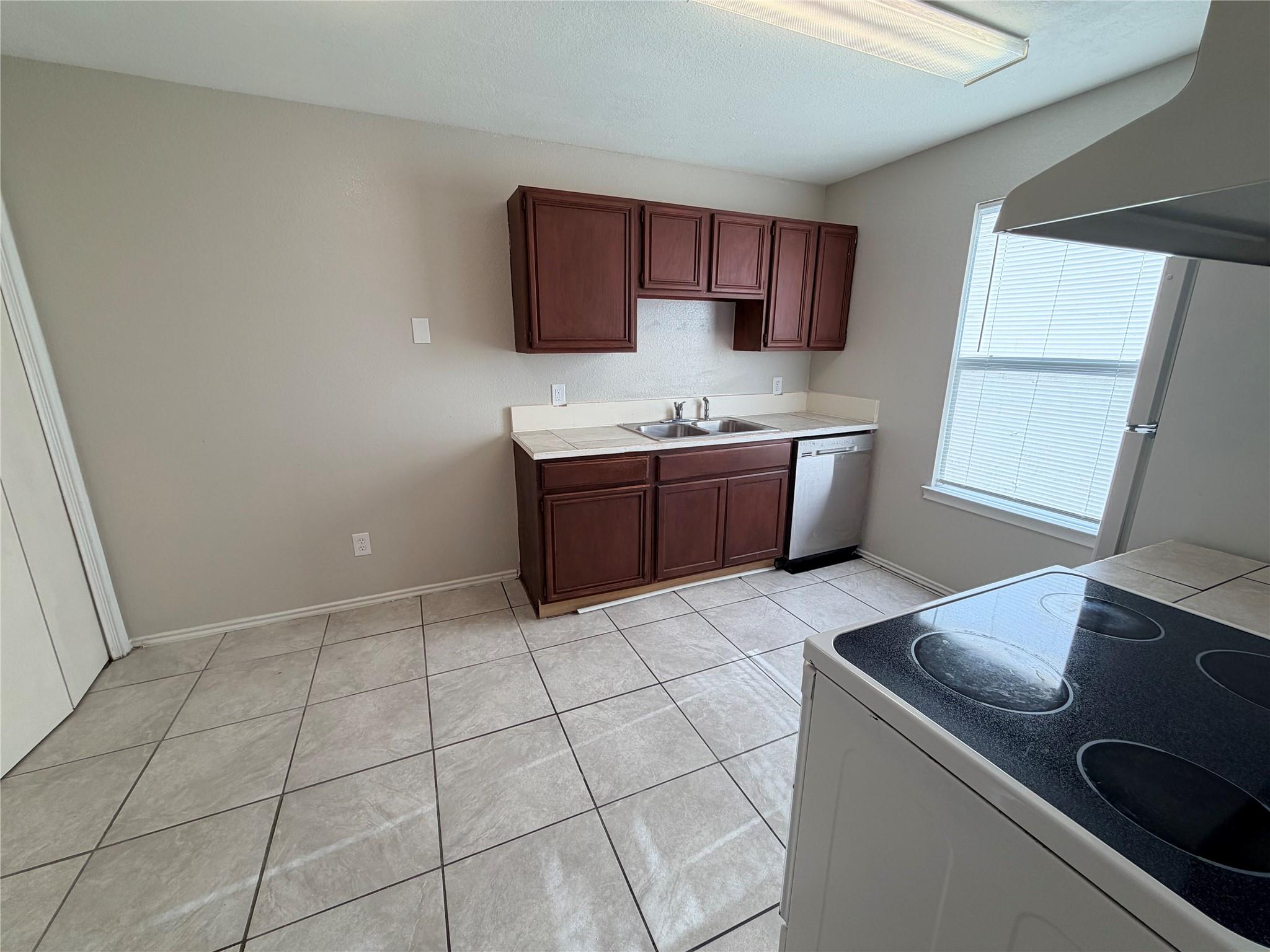 1501 Benttree Dr Property Photo 16