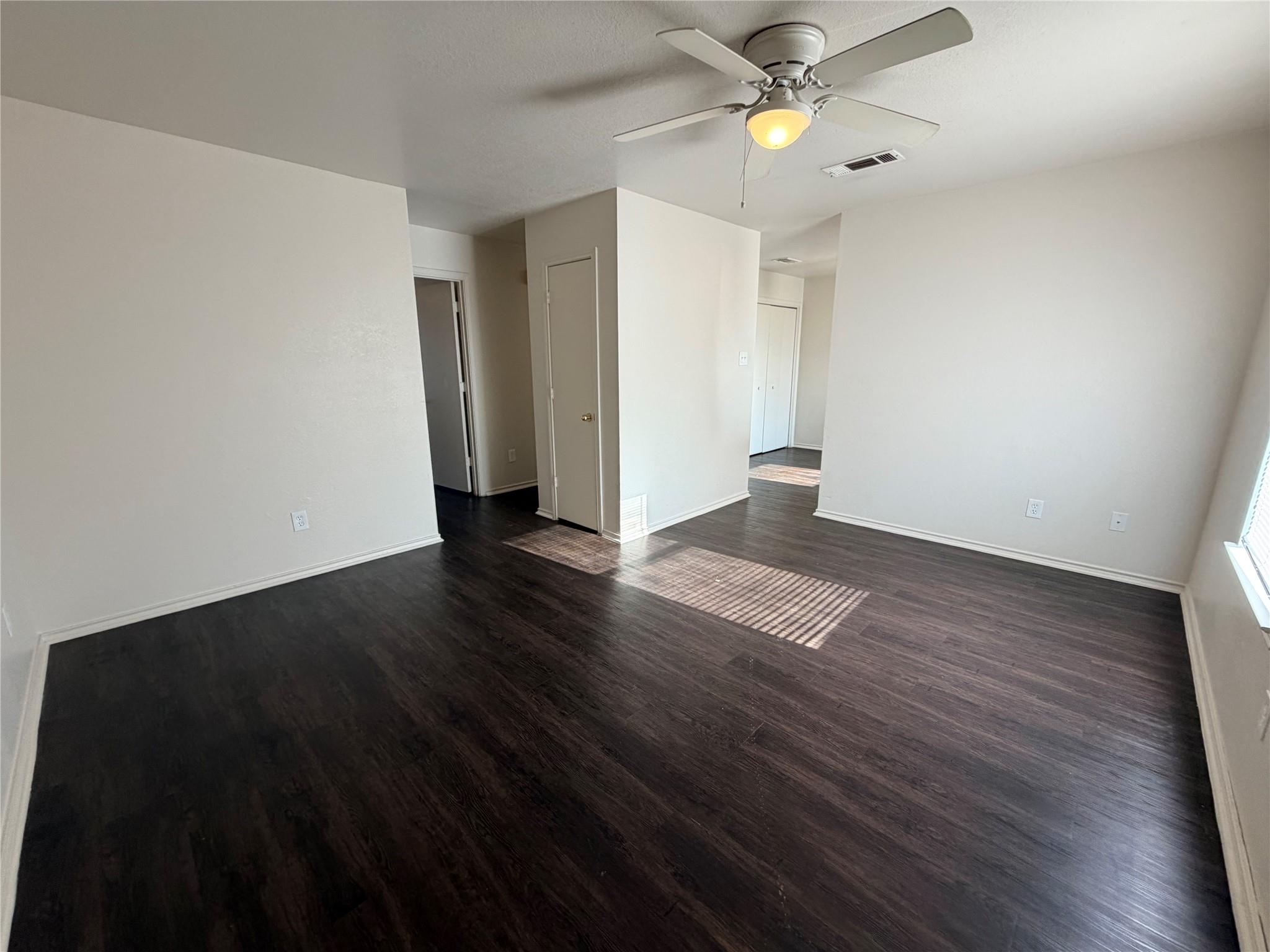 1501 Benttree Dr Property Photo 17
