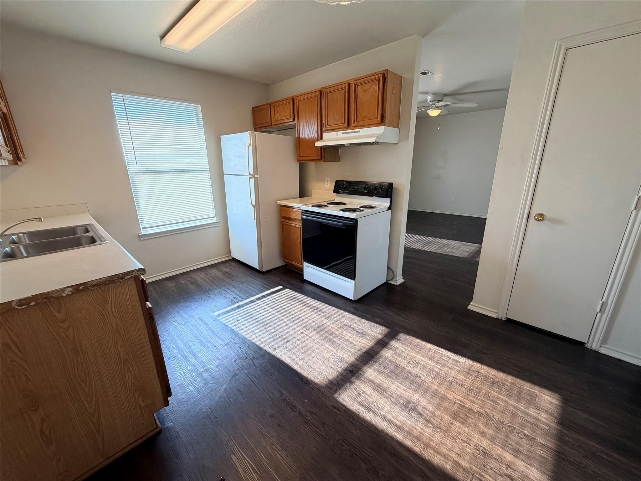 1501 Benttree Dr Property Photo 20