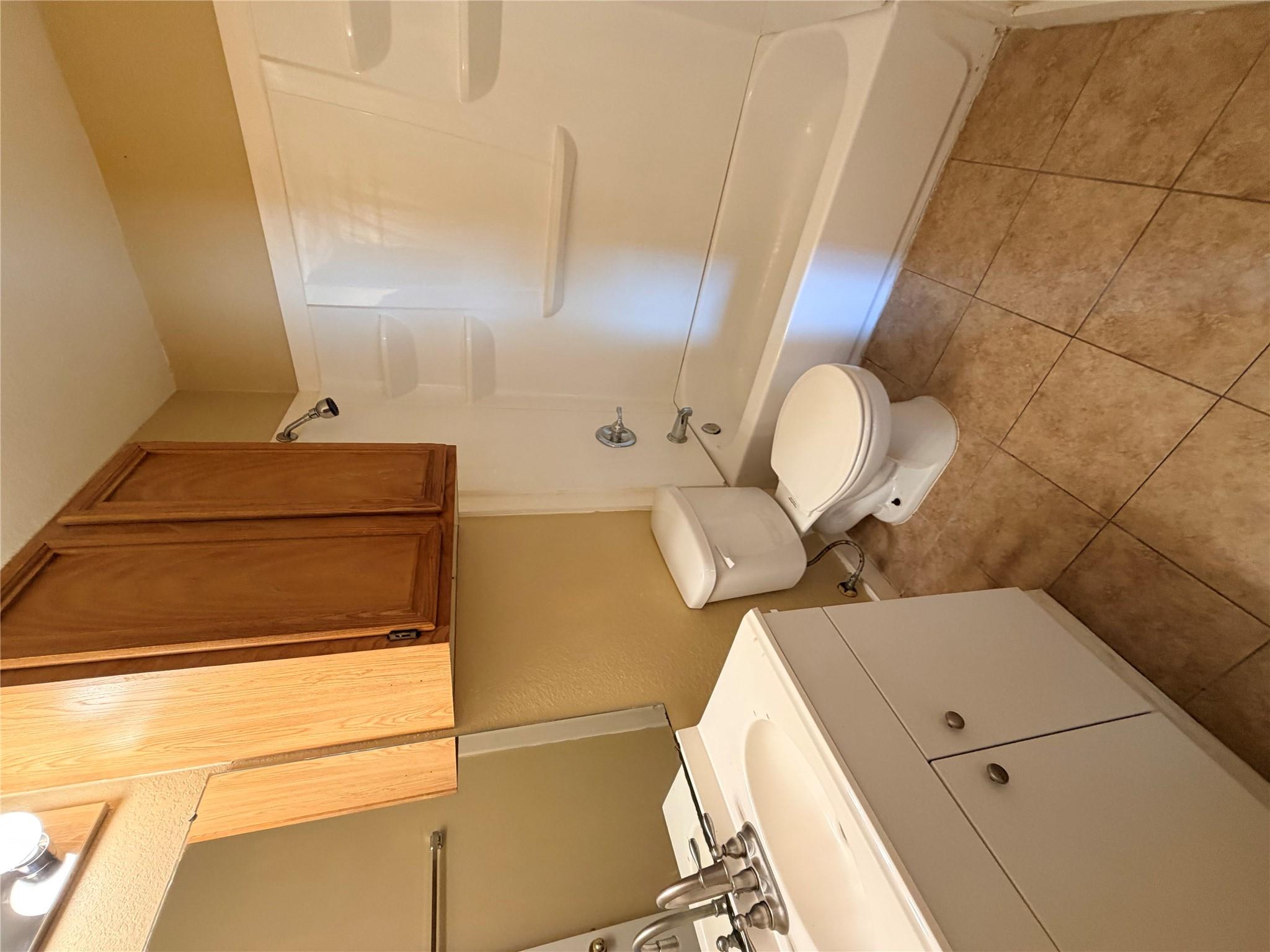 1501 Benttree Dr Property Photo 25