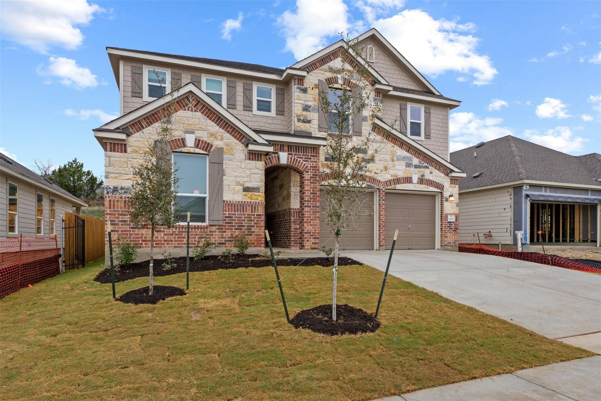 8200 Tranquil Glade Trl Property Photo 2