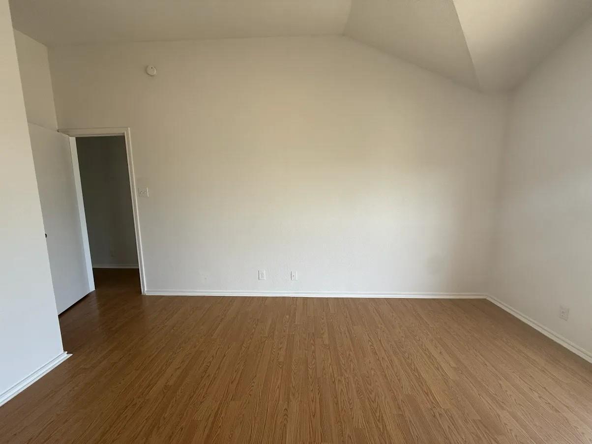 2324 Friarcreek Loop Property Photo 10
