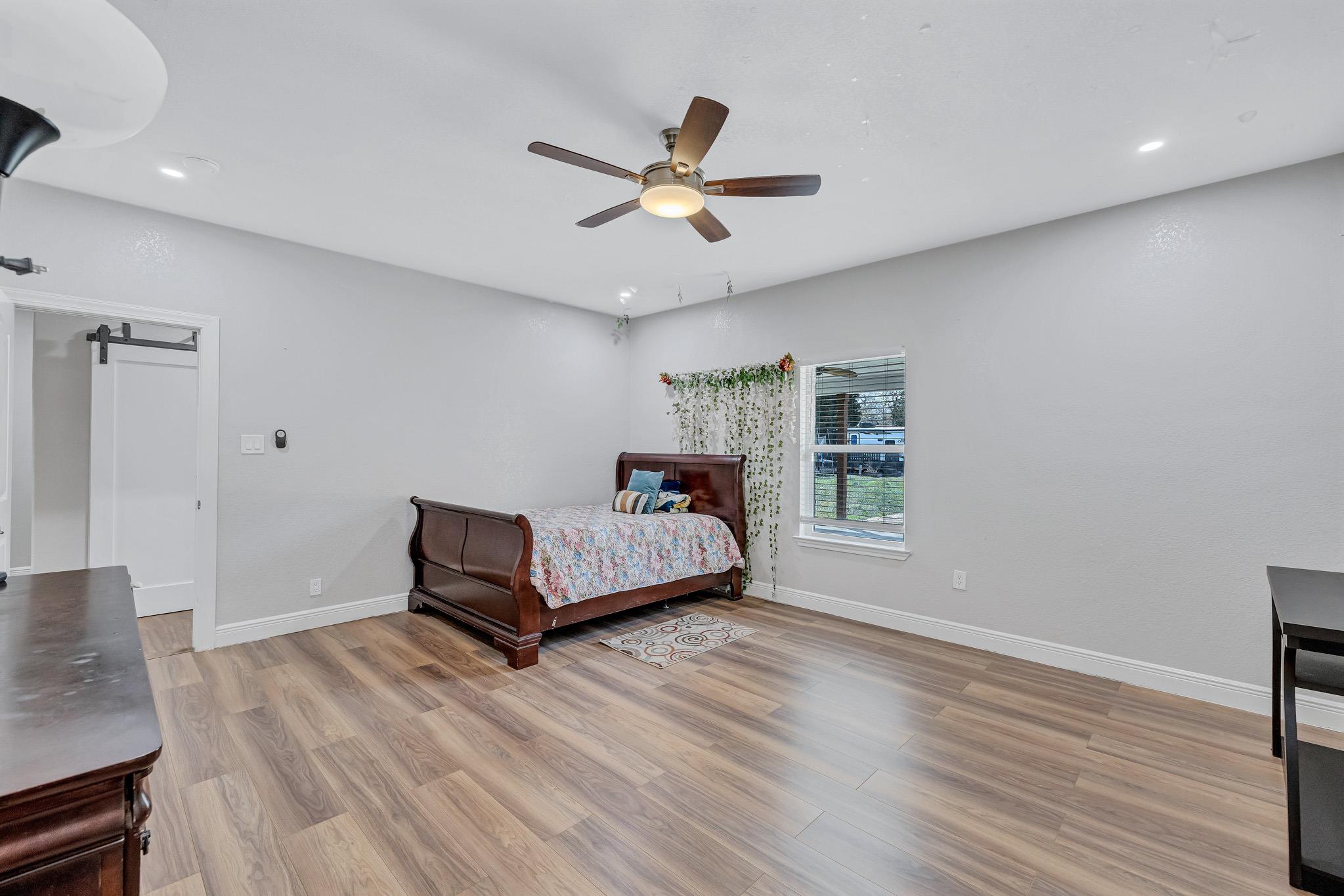 421 Las Lomas Dr Property Photo 17