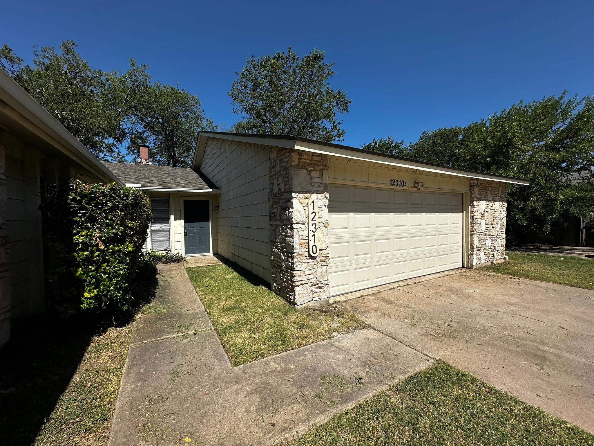 12310 WILLOW WILD Dr Property Photo 1