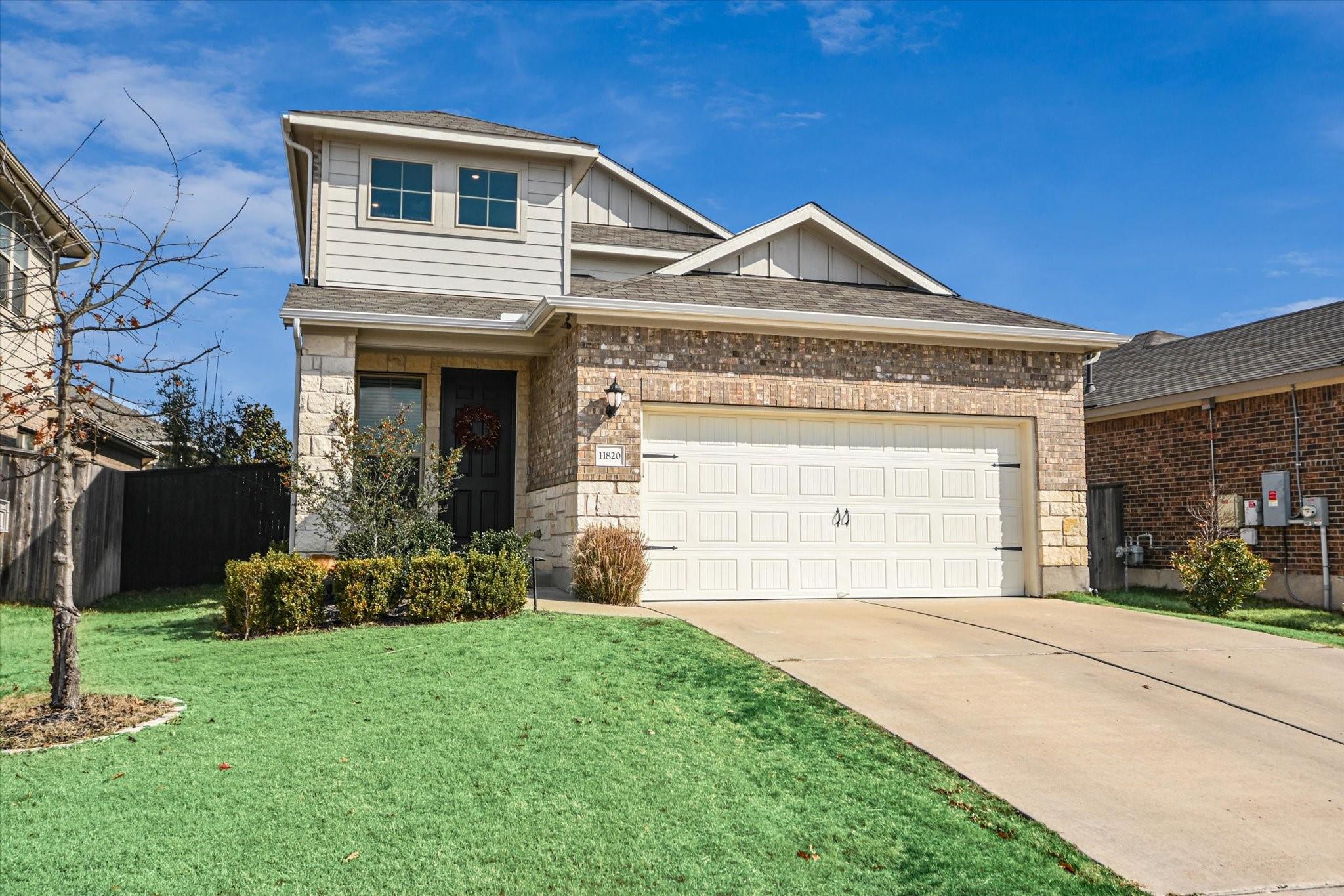 11820 Amber Stream Ln Property Photo 1