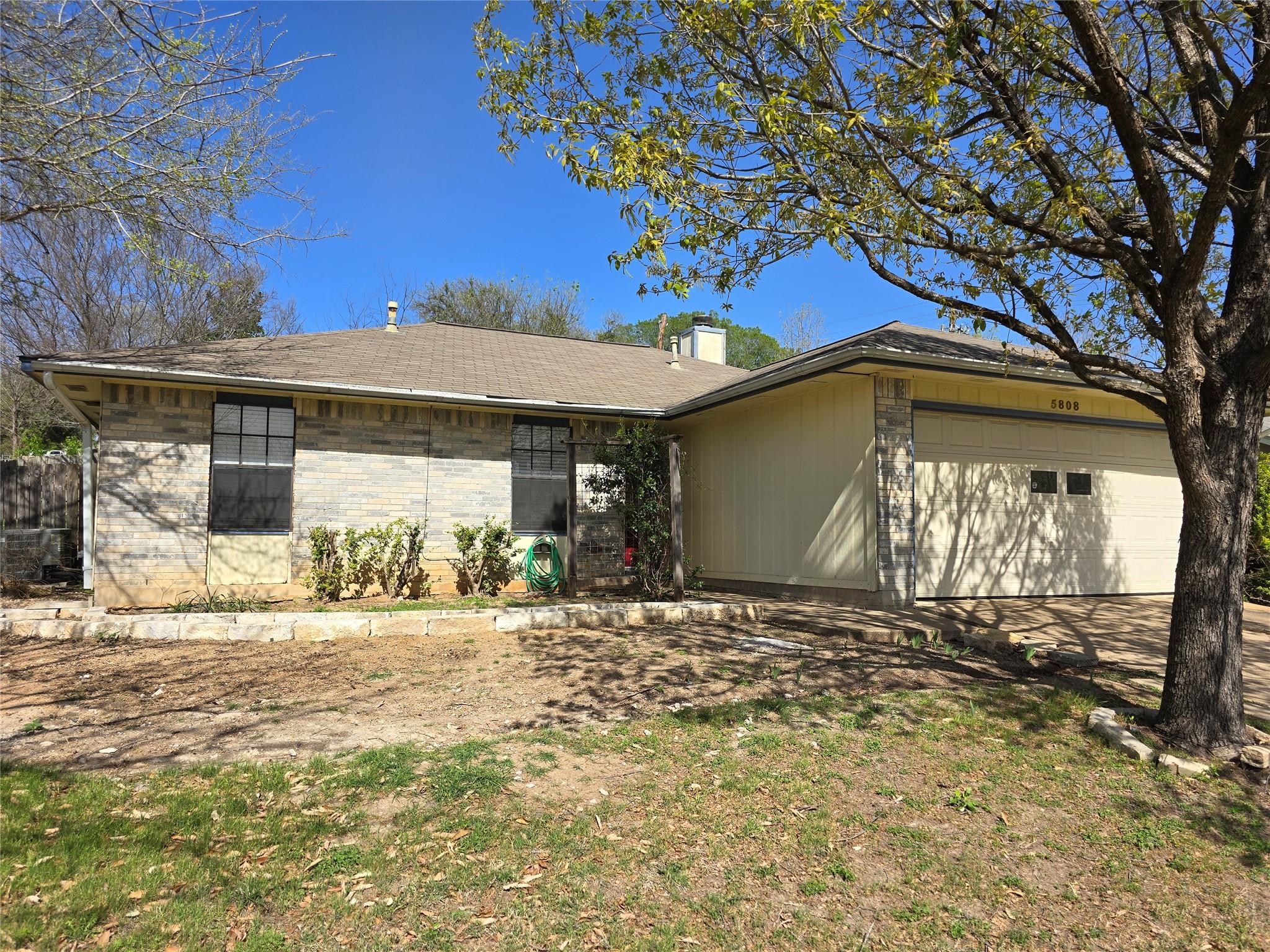 5808 Spring Meadow Rd Property Photo 2