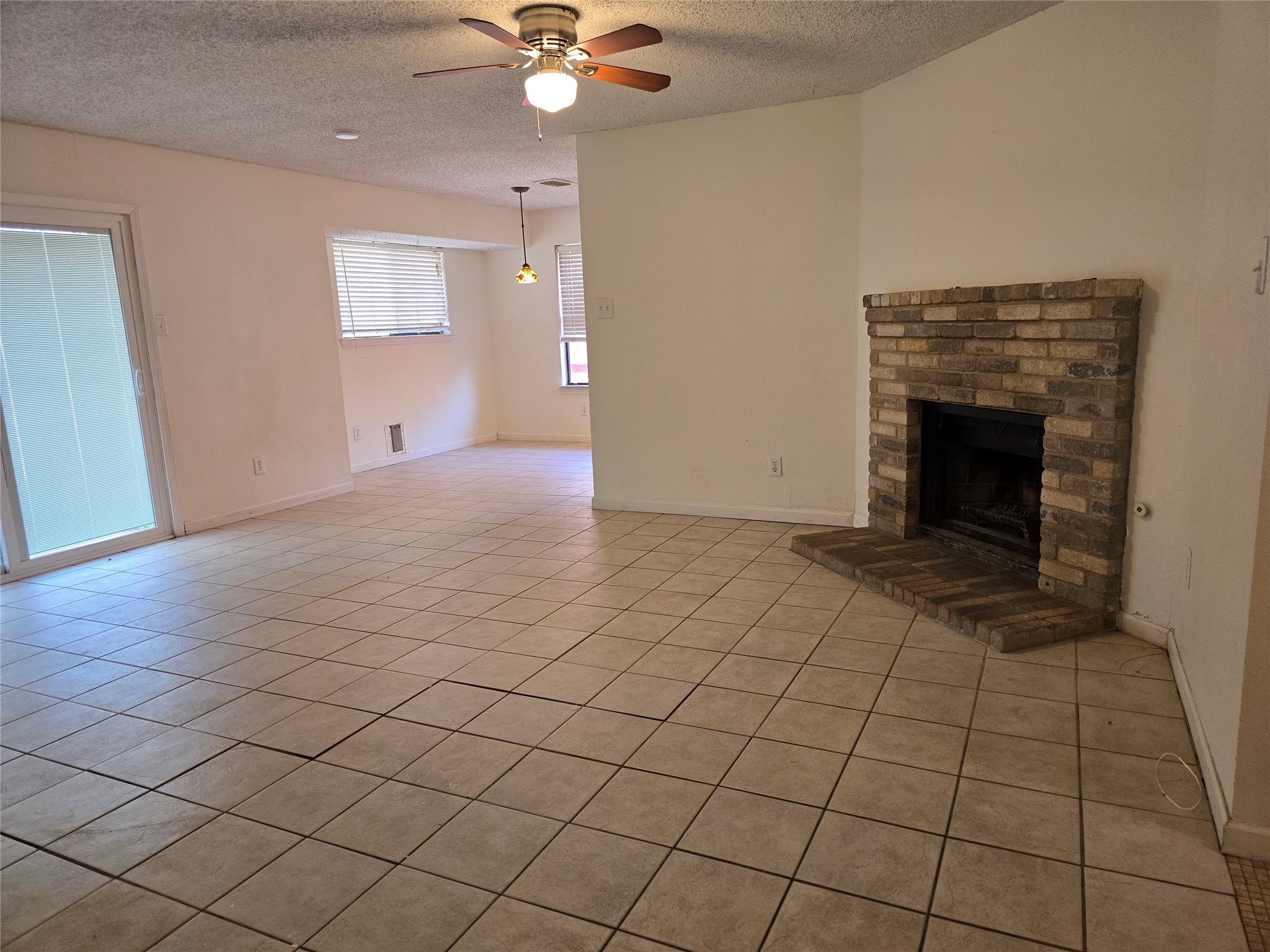 5808 Spring Meadow Rd Property Photo 7