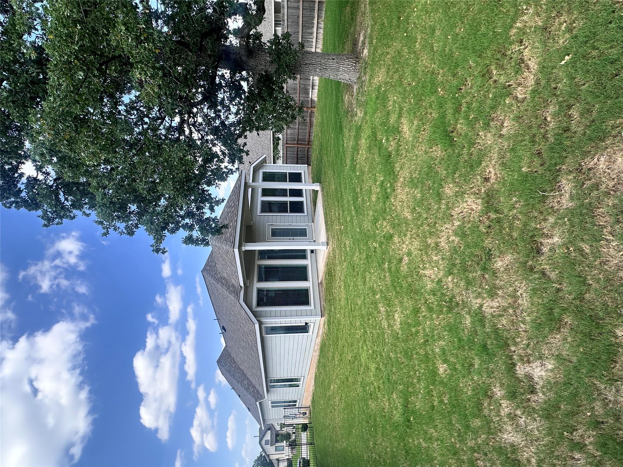 432 Los Olives Ln Property Photo 2