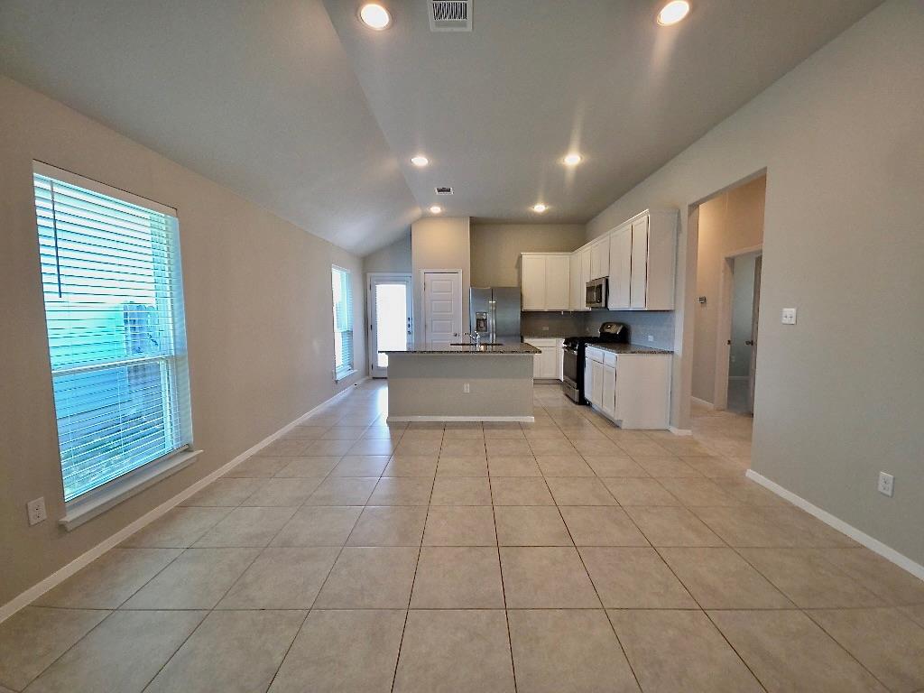17103 Alturas Ave Property Photo 5