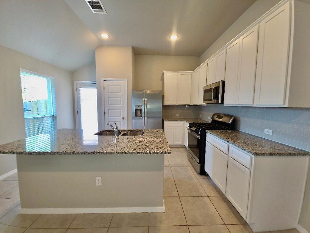 17103 Alturas Ave Property Photo 6