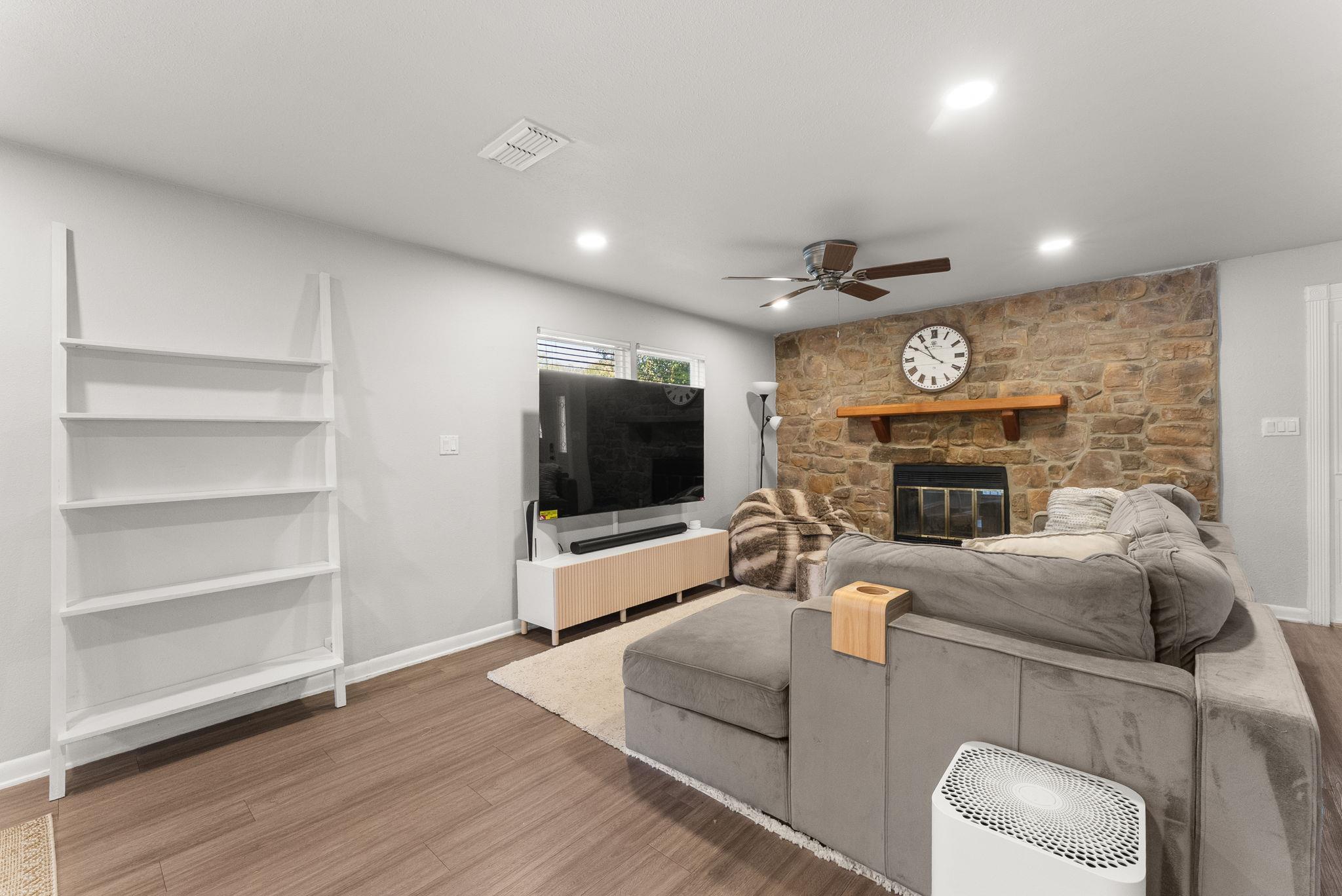 2207 North Plains Ave Property Photo 4