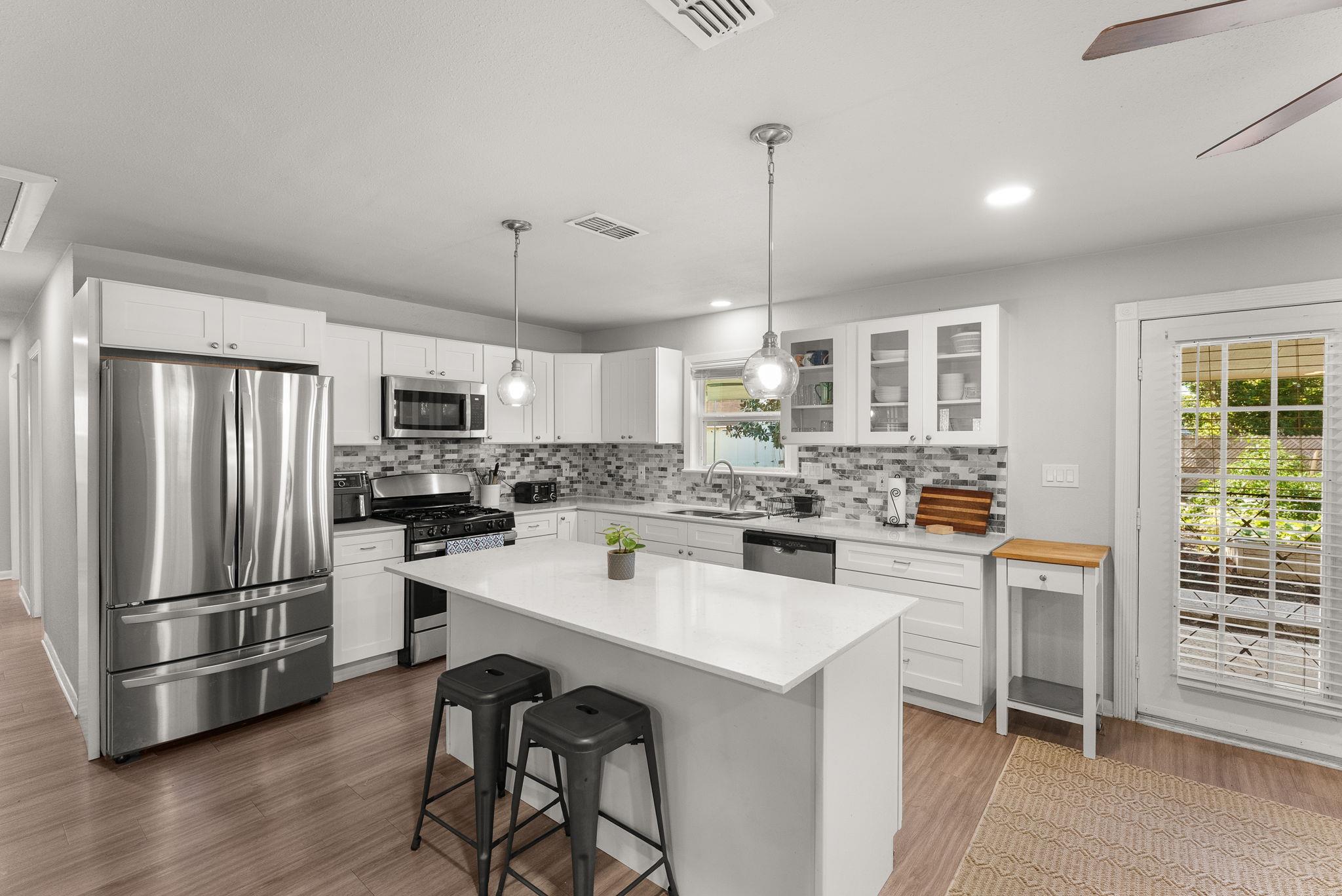 2207 North Plains Ave Property Photo 6