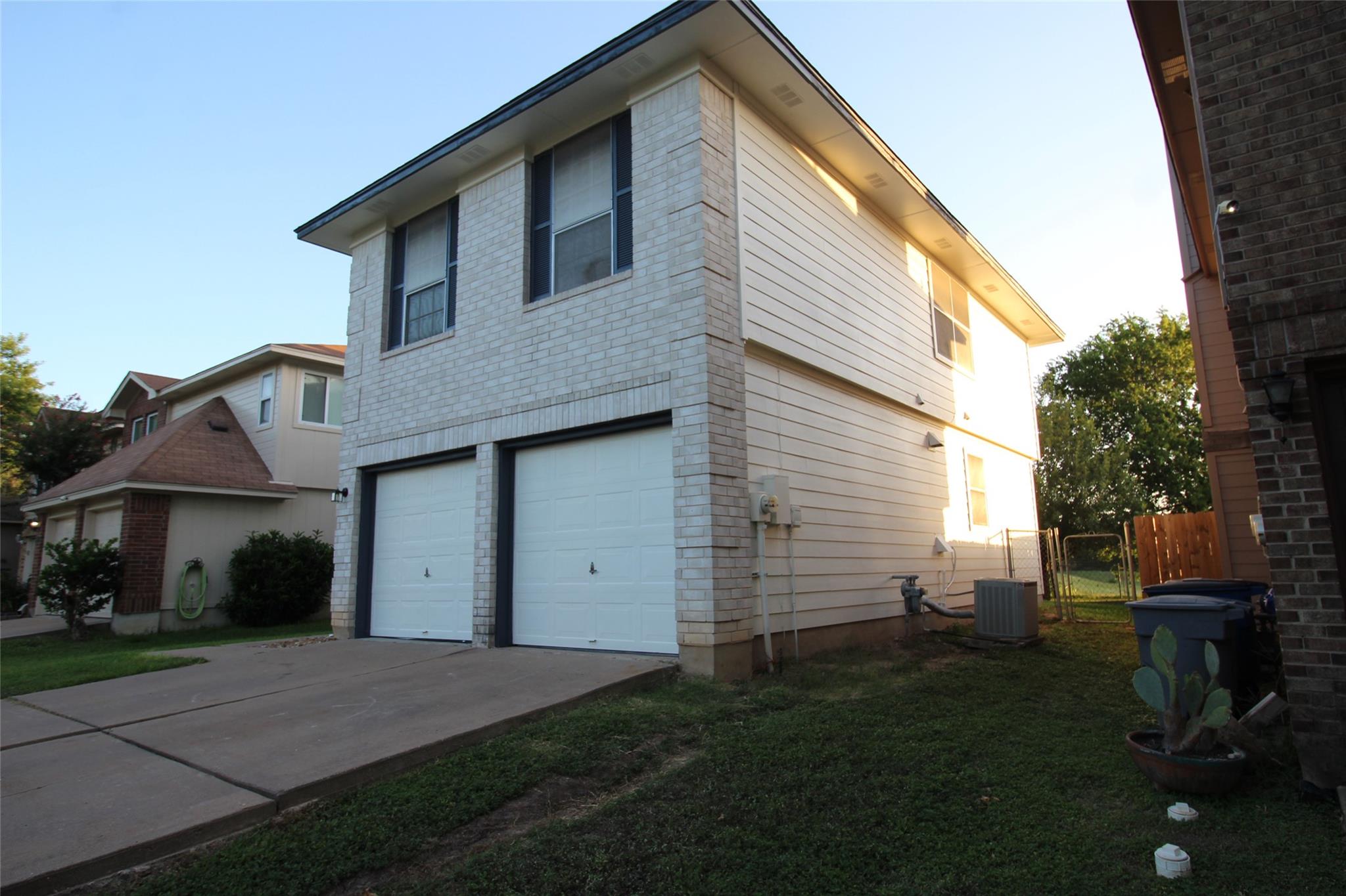 8622 Piney Creek Bnd Property Photo 2