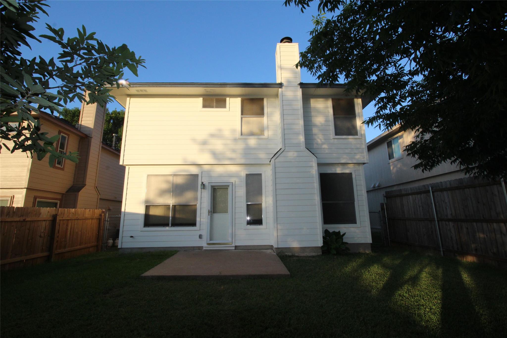 8622 Piney Creek Bnd Property Photo 3