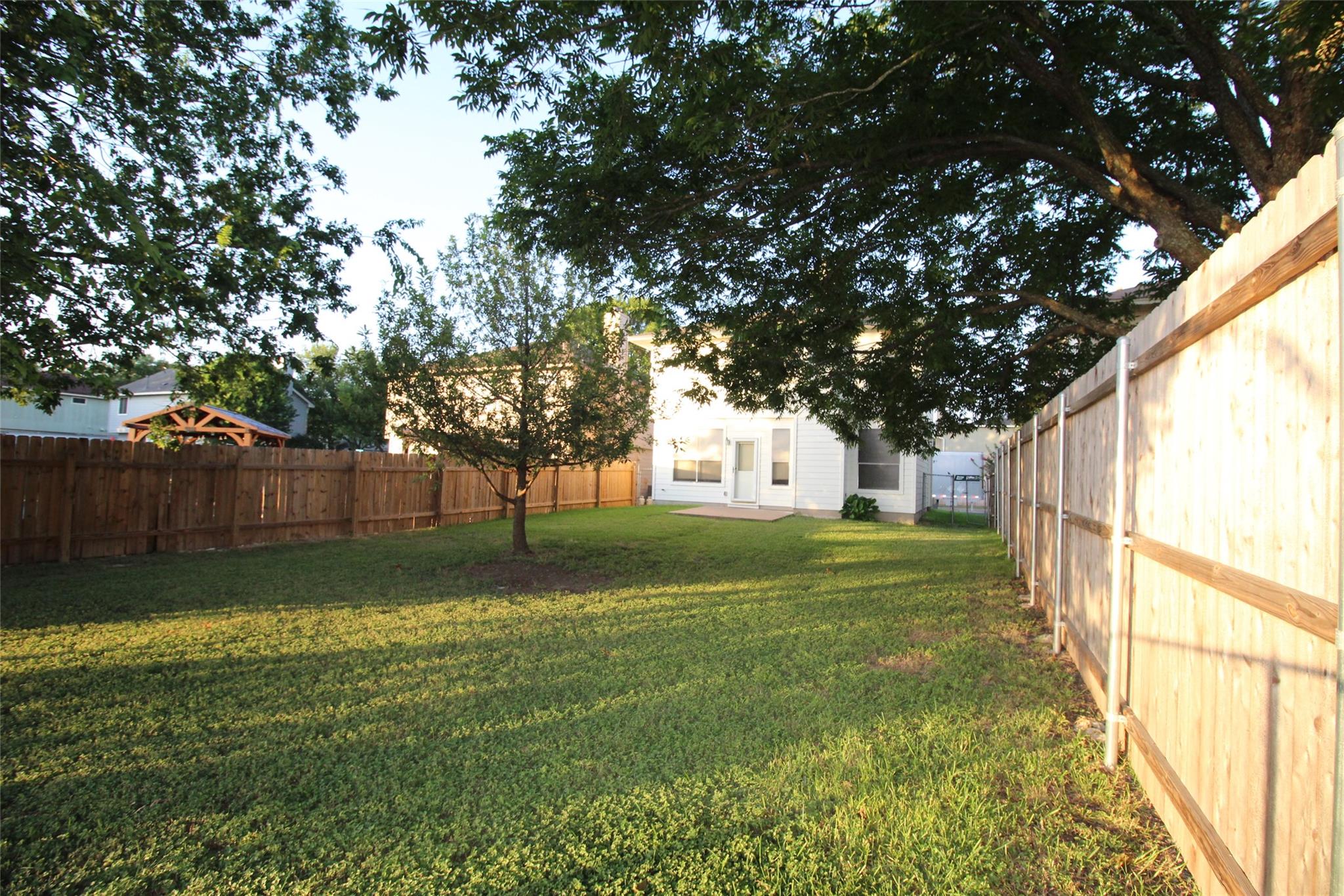 8622 Piney Creek Bnd Property Photo 5