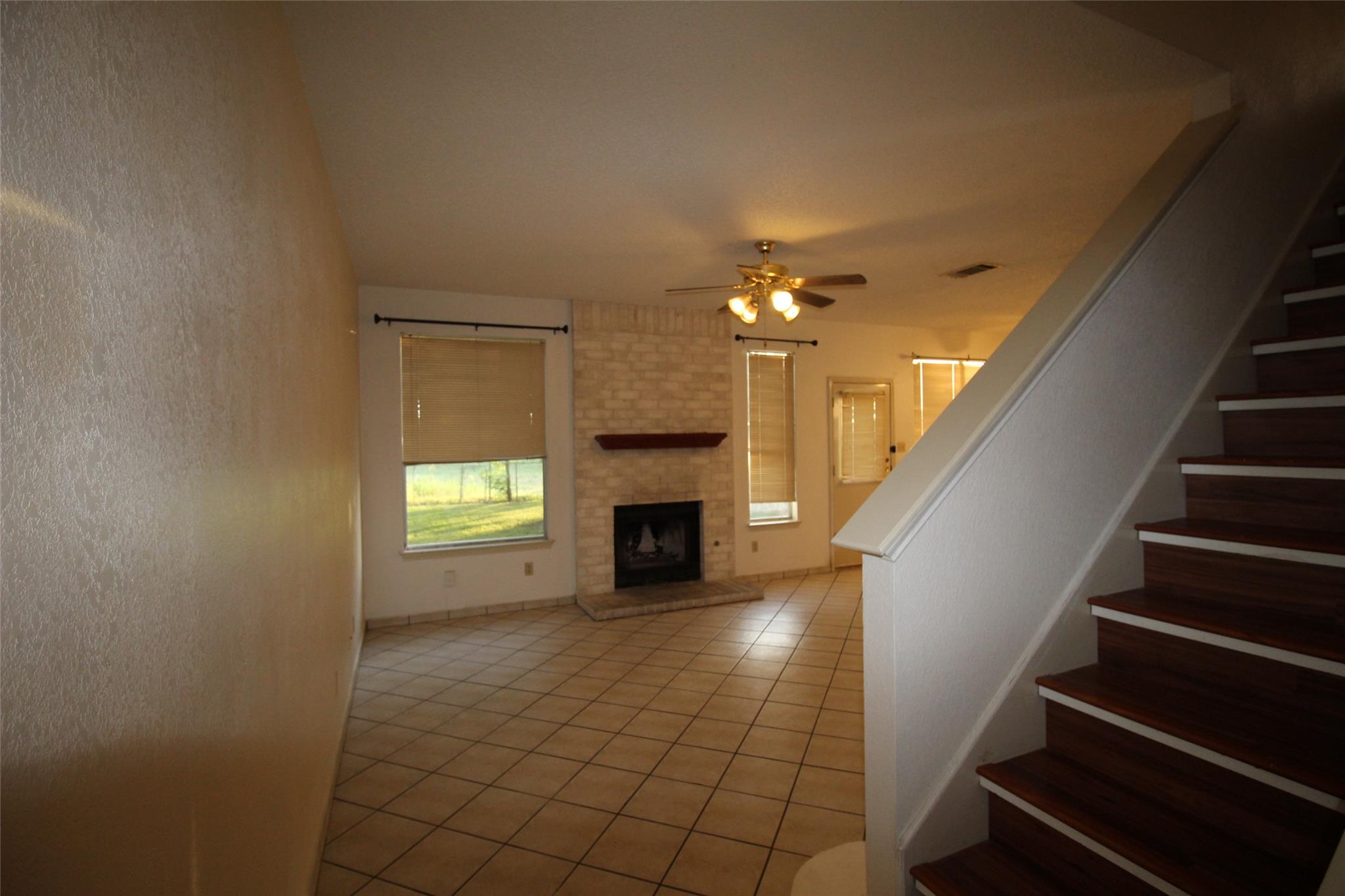 8622 Piney Creek Bnd Property Photo 9