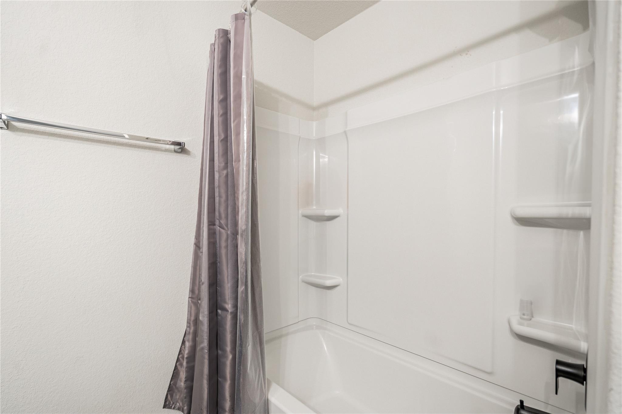 547 Saturnia Dr Property Photo 28