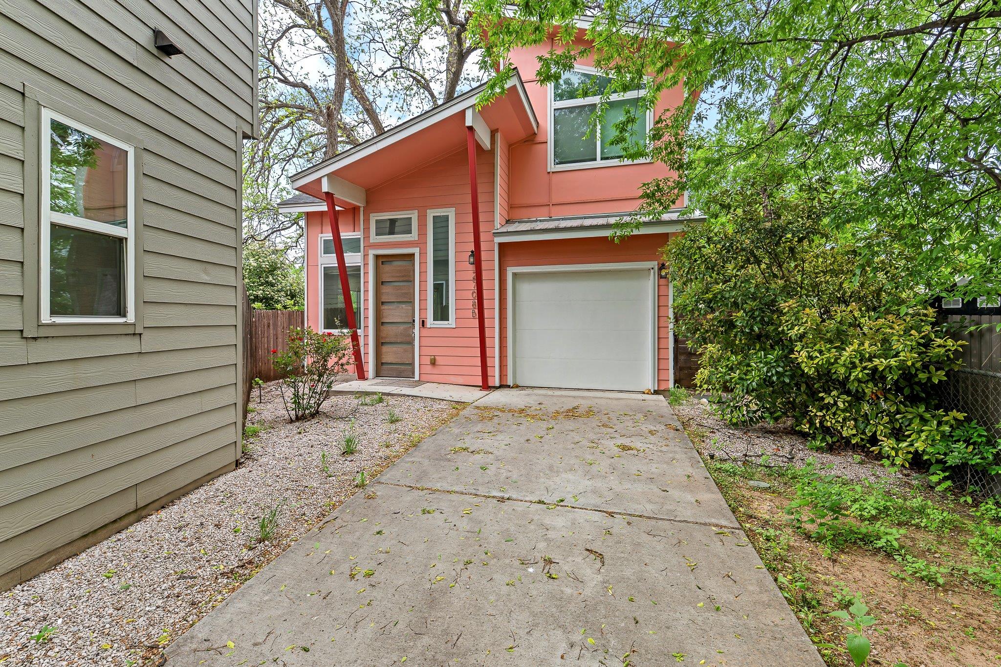 2708 Willow St B Property Photo