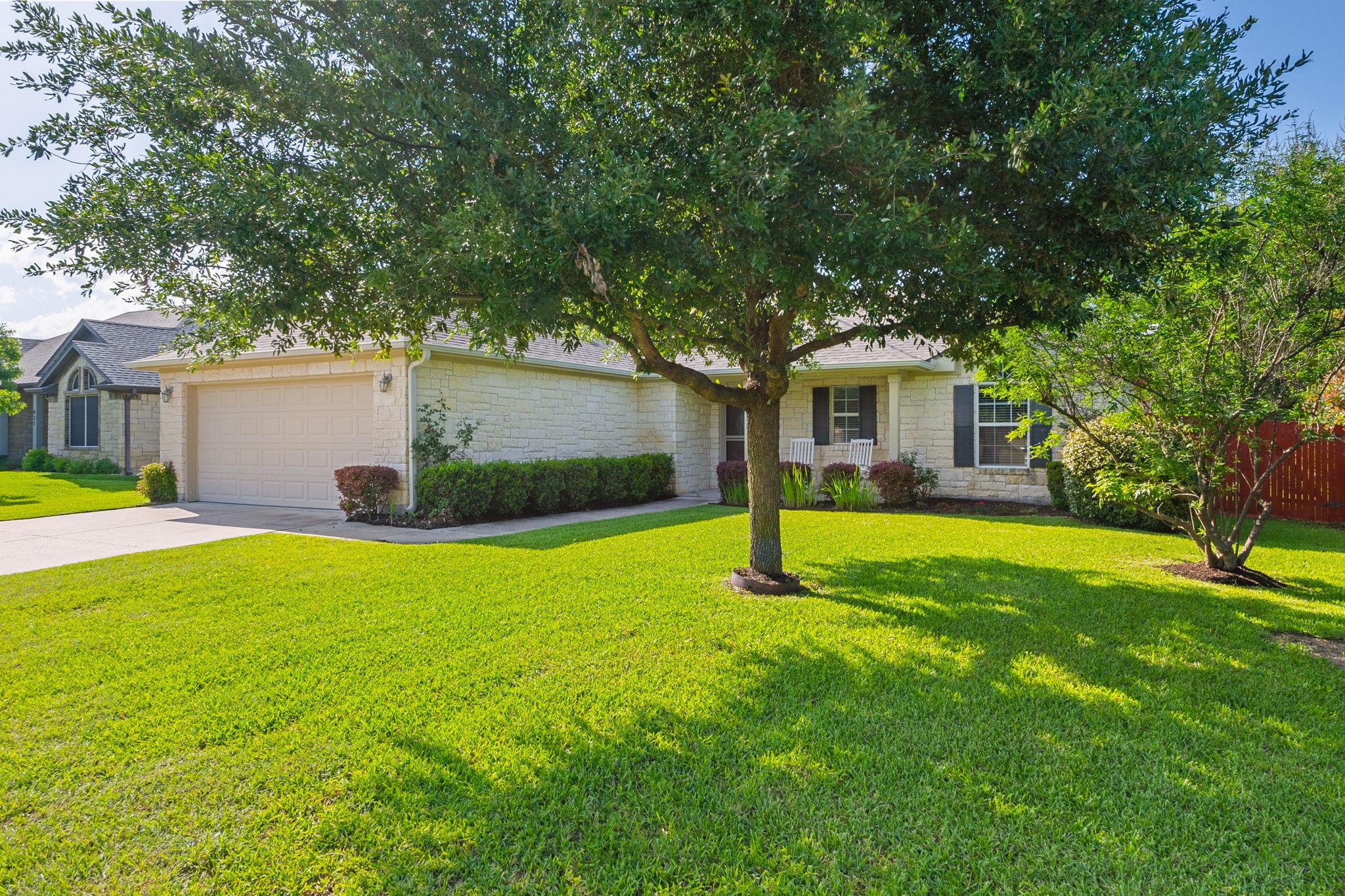 425 Valley Oaks Loop Property Photo