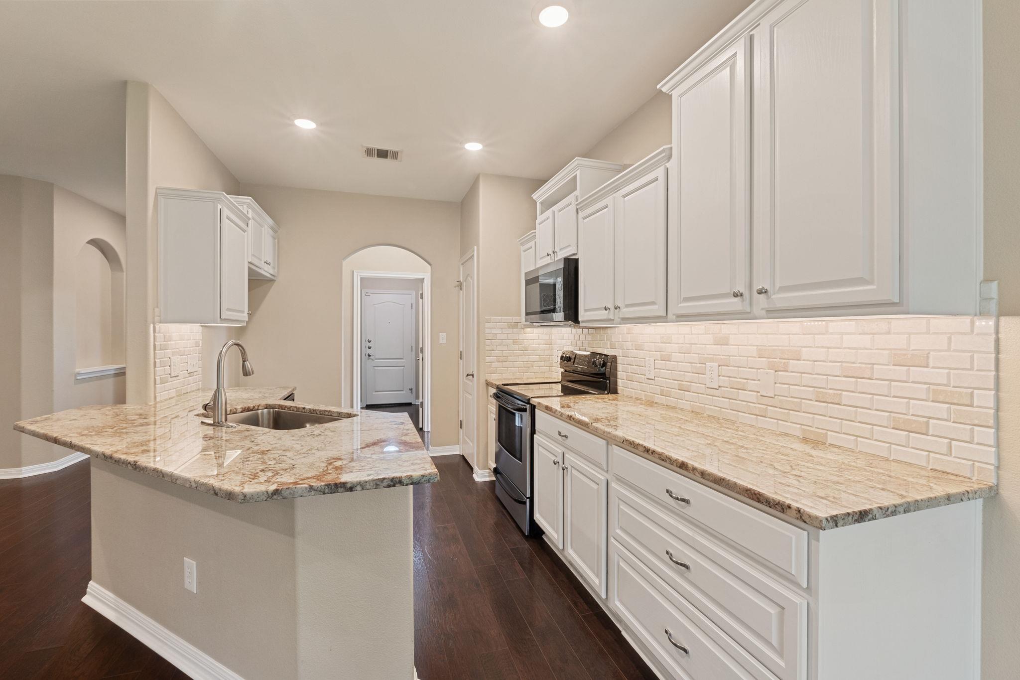 425 Valley Oaks Loop Property Photo 10