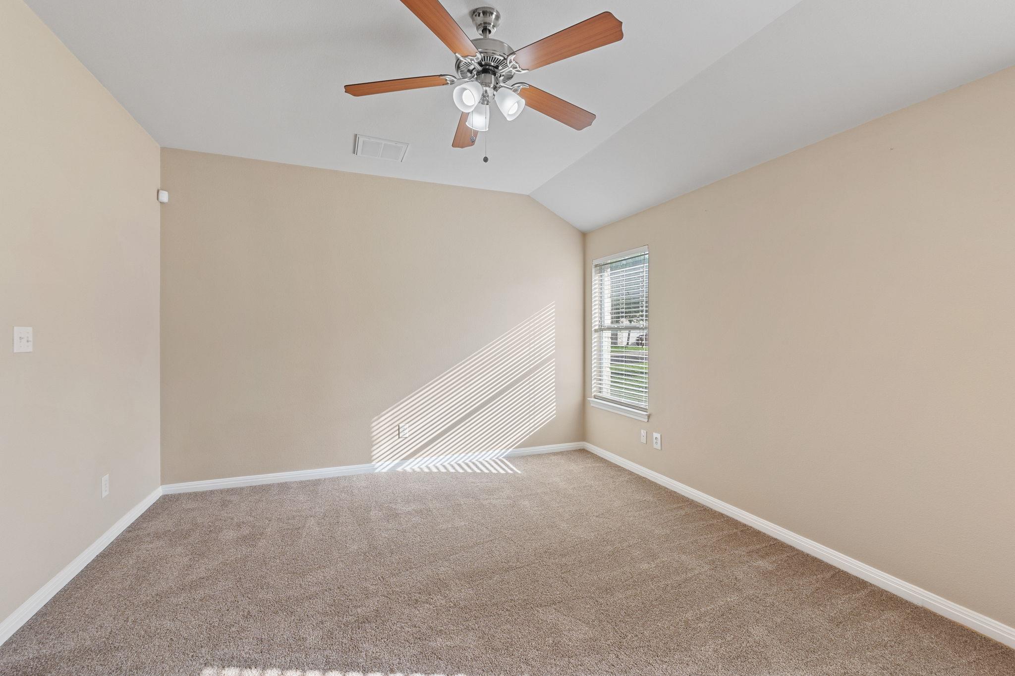 425 Valley Oaks Loop Property Photo 17