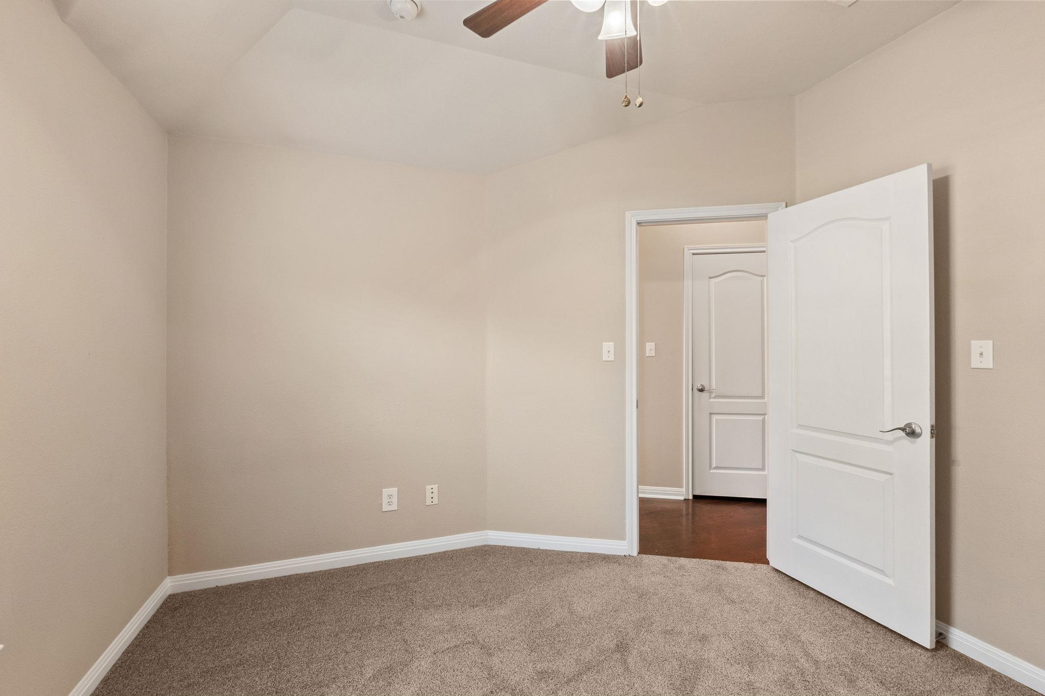 425 Valley Oaks Loop Property Photo 23