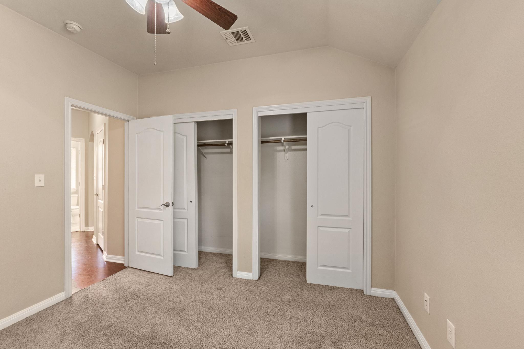 425 Valley Oaks Loop Property Photo 26