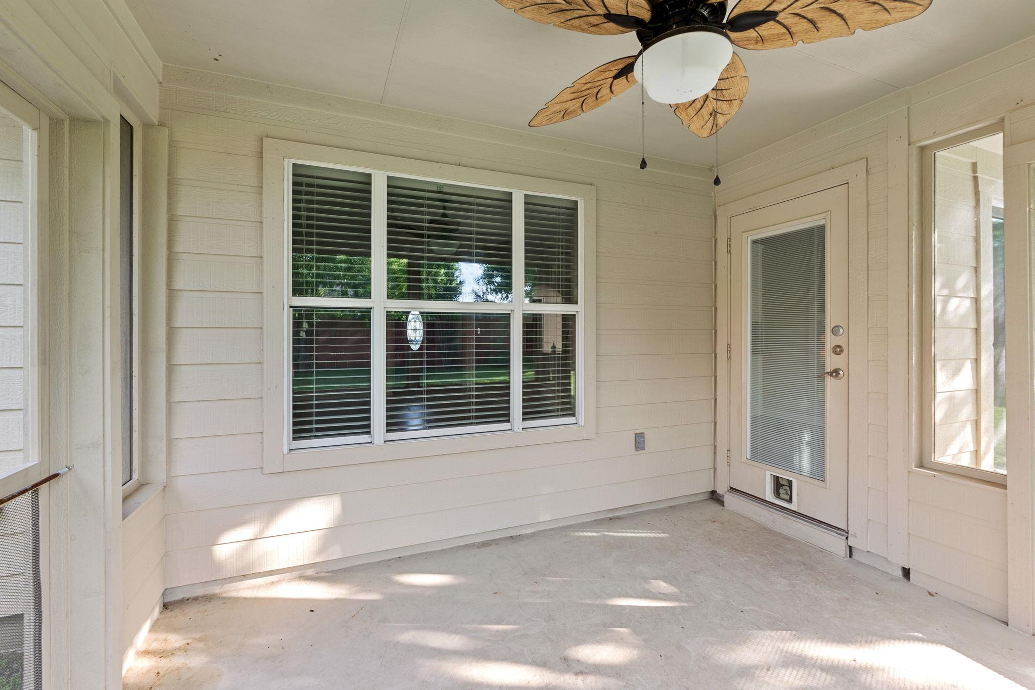 425 Valley Oaks Loop Property Photo 30
