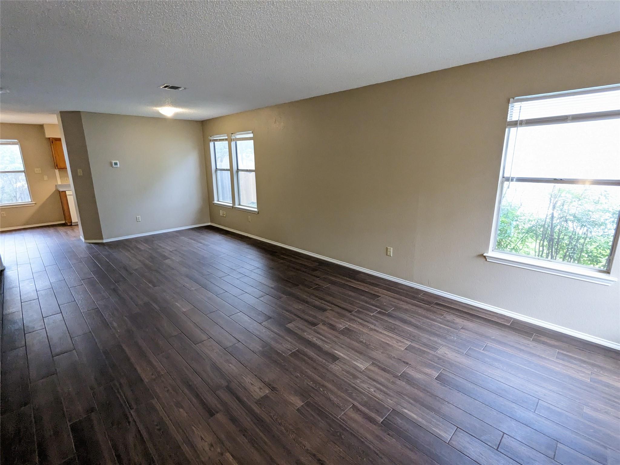 8608 Dandelion Trl Property Photo 2